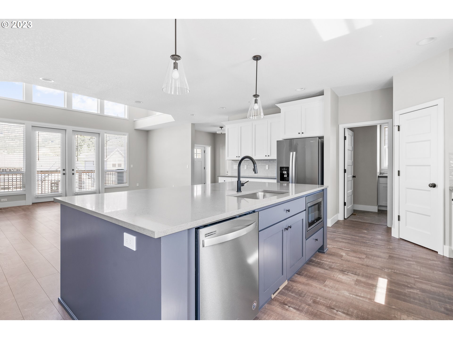 224 E TAYLOR DR