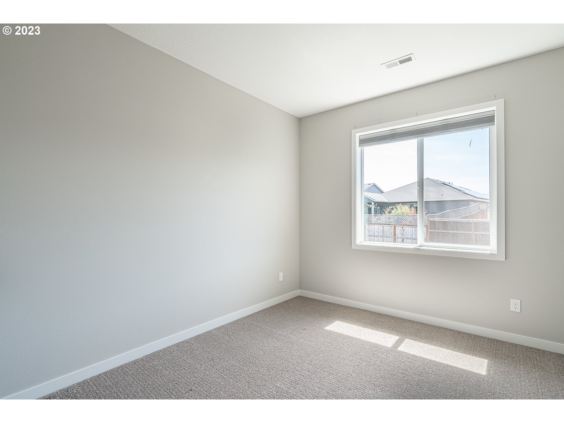 224 E TAYLOR DR