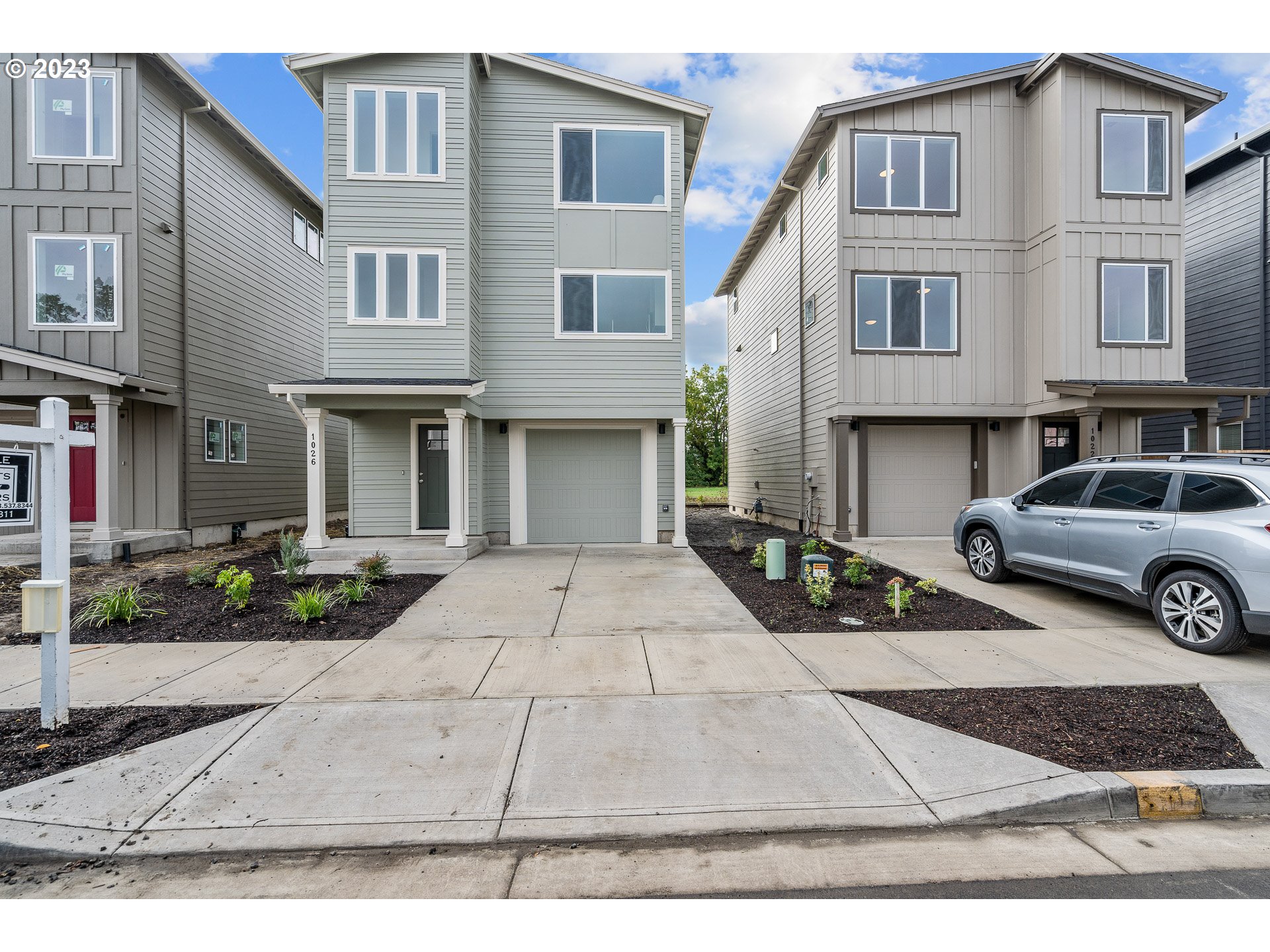 1026 E GINGER ROOT CT