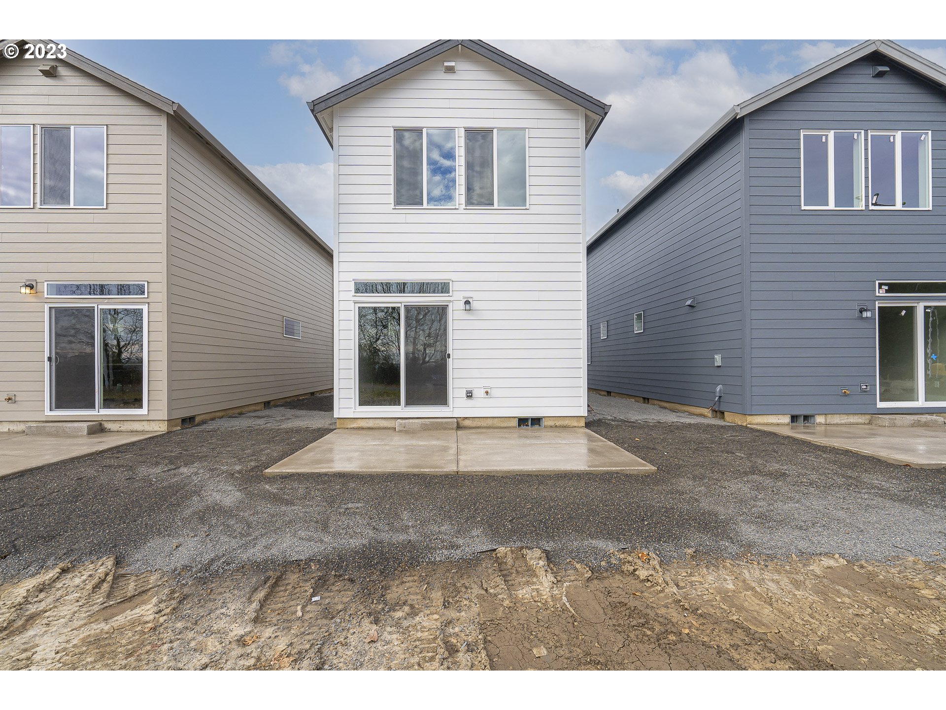 398 E London WAY