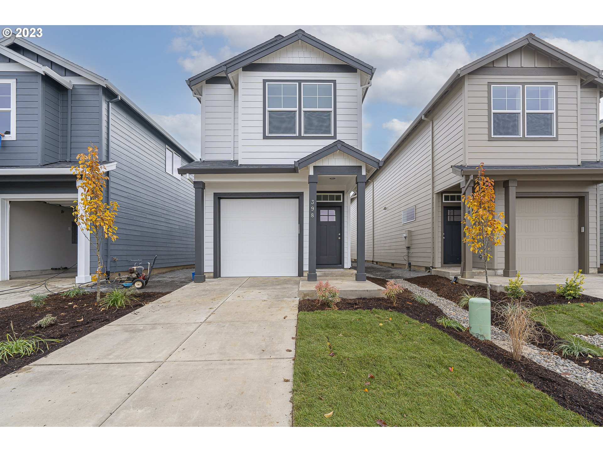 398 E London WAY