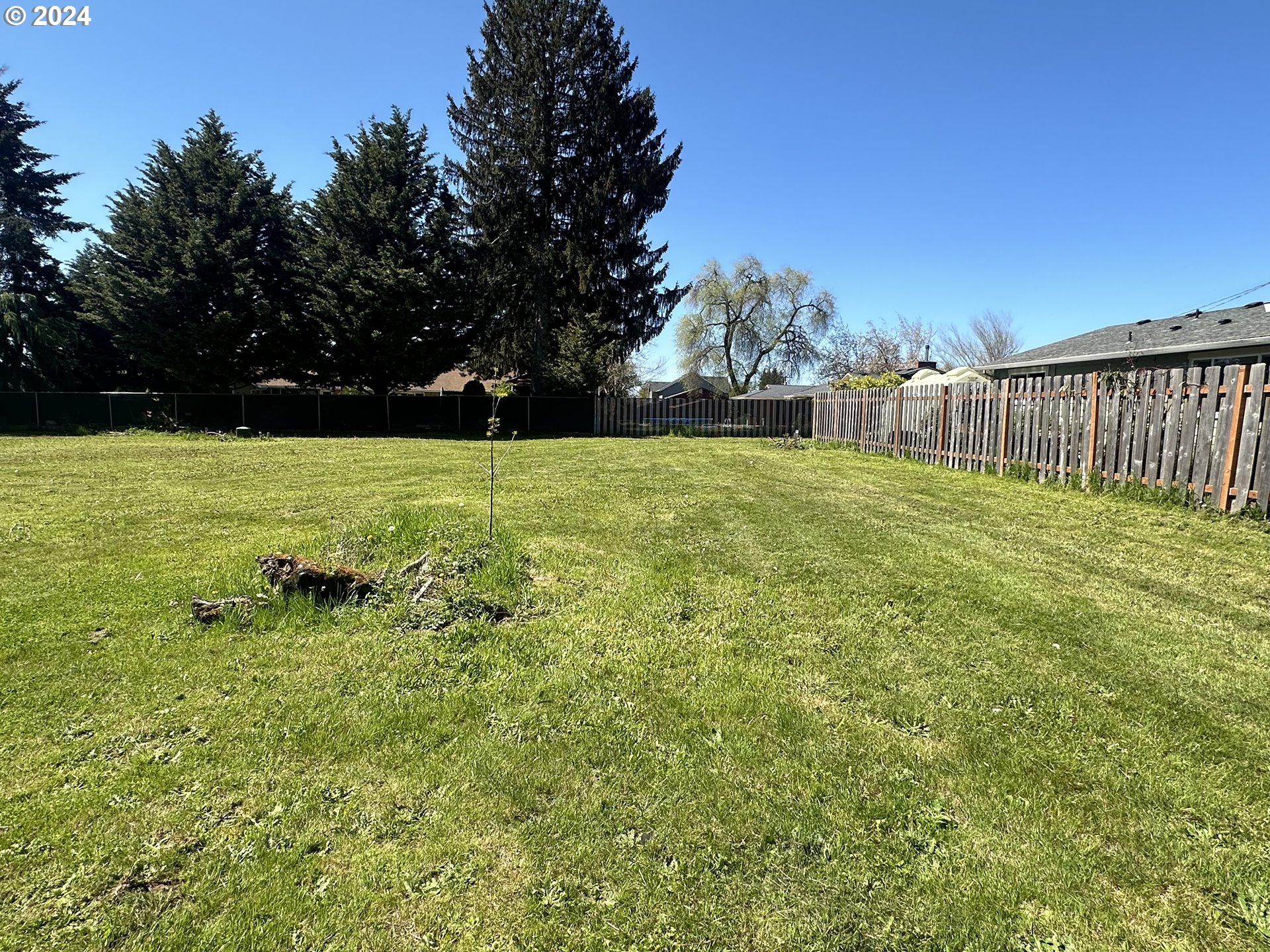 514 E MELODY LN