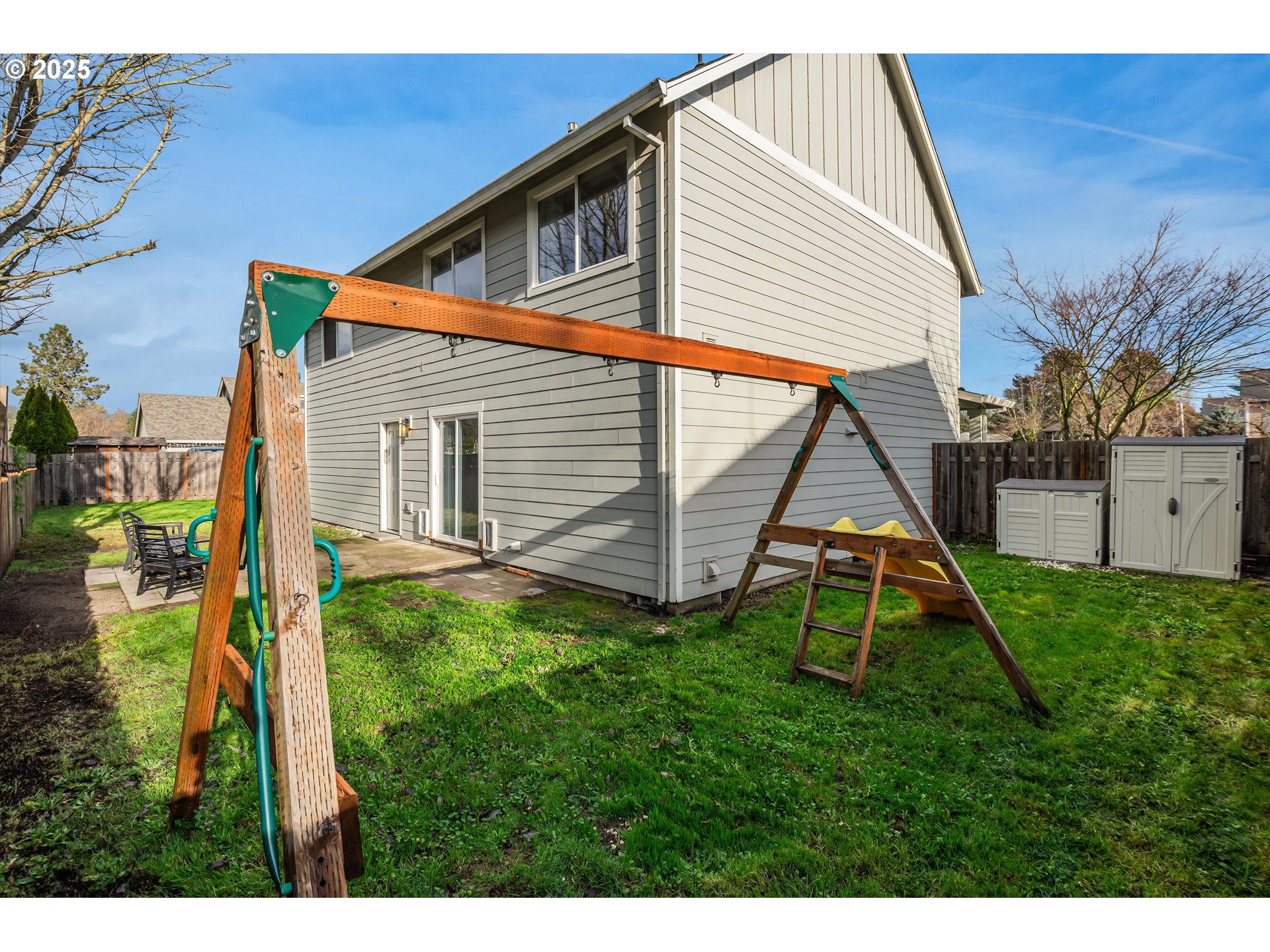1506 E MILL CT