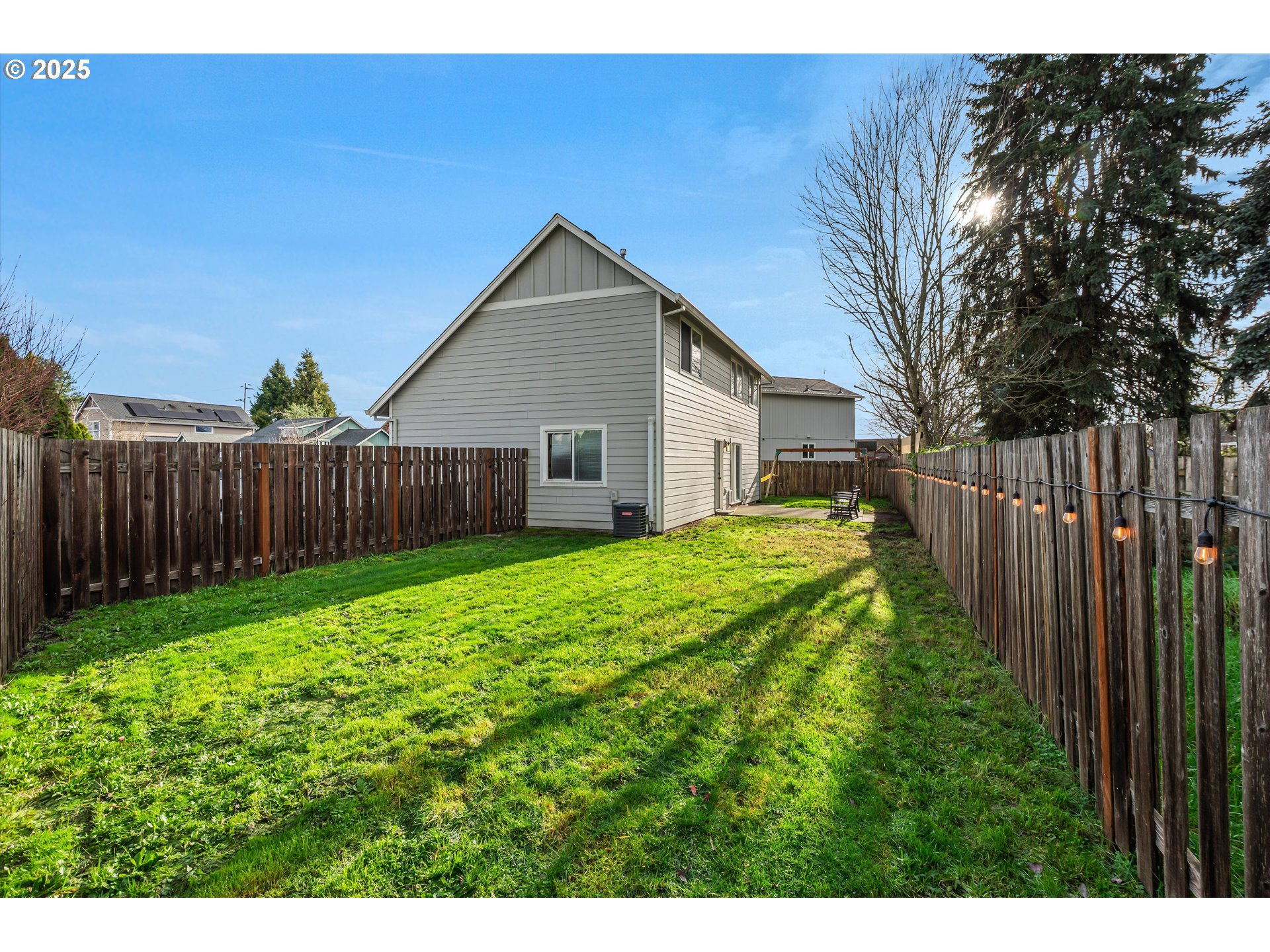 1506 E MILL CT