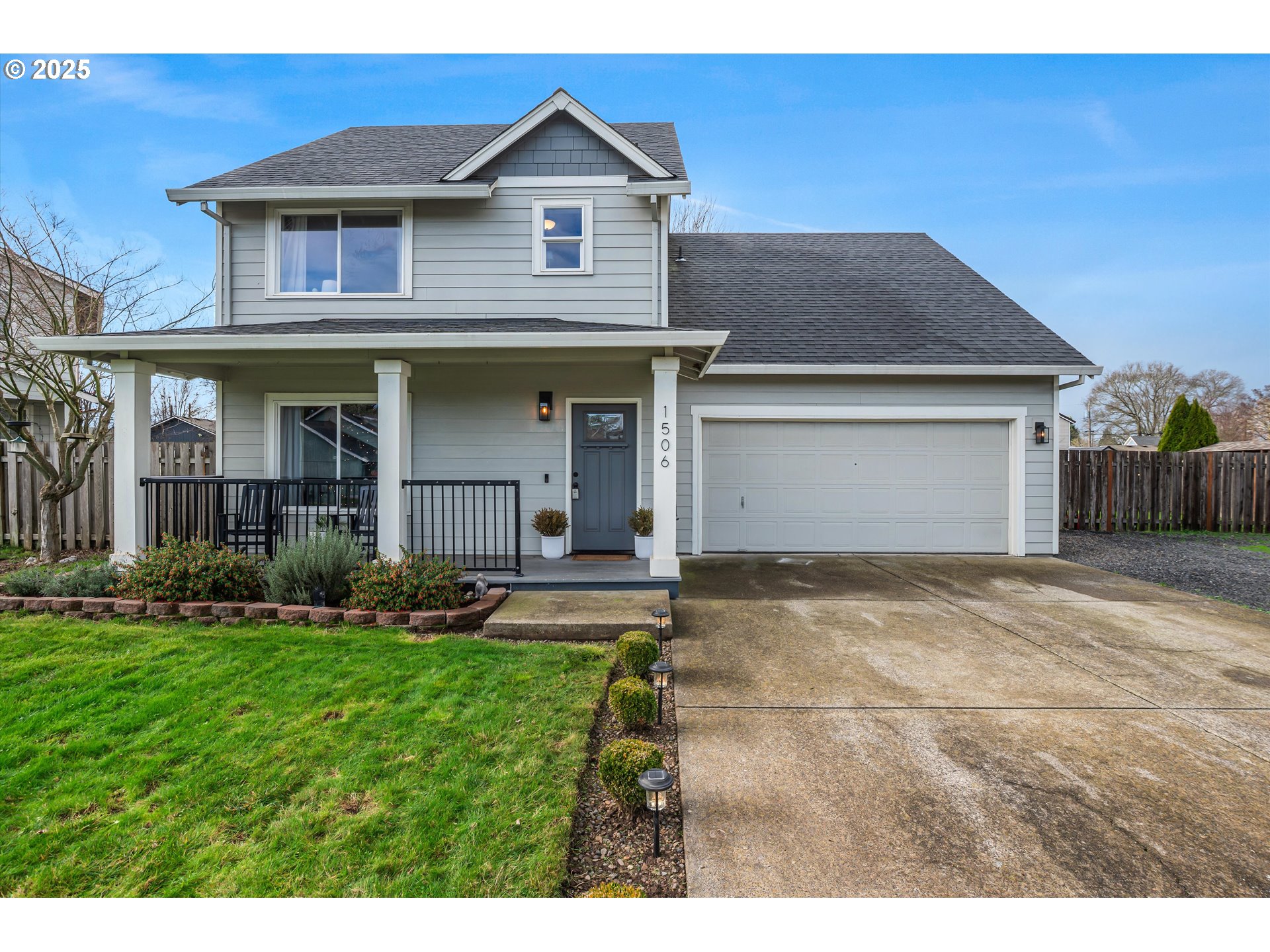 1506 E MILL CT