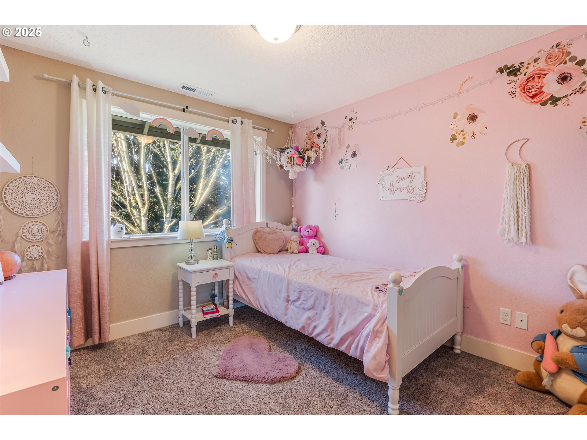 1506 E MILL CT