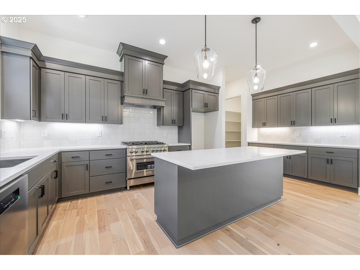 7168 SE EOLA HILLS RD
