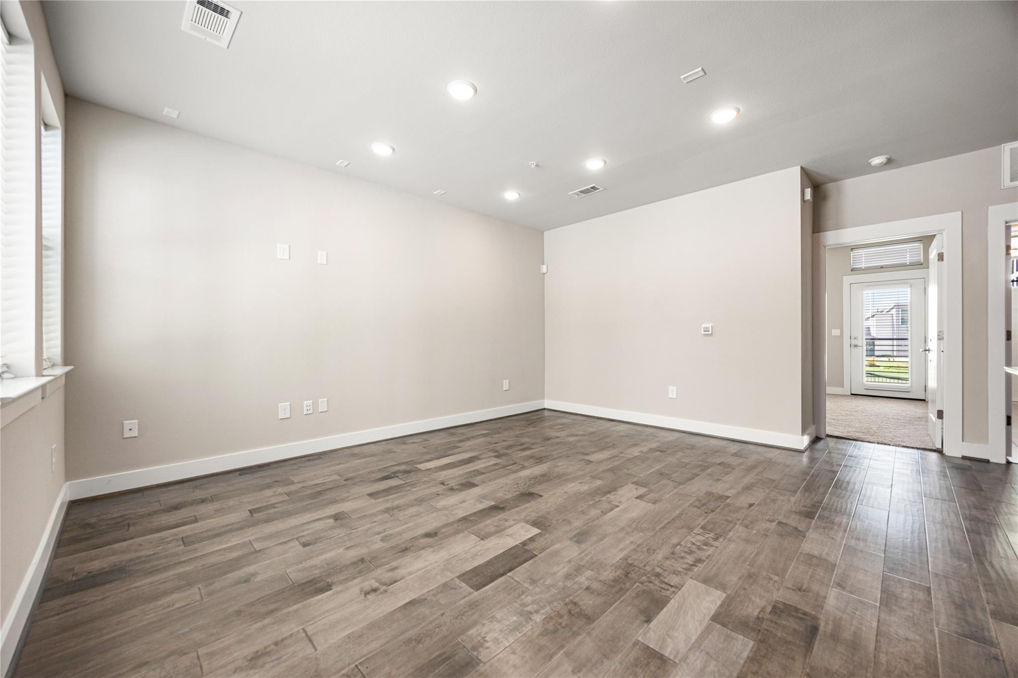 4819 Caroline Street # 103