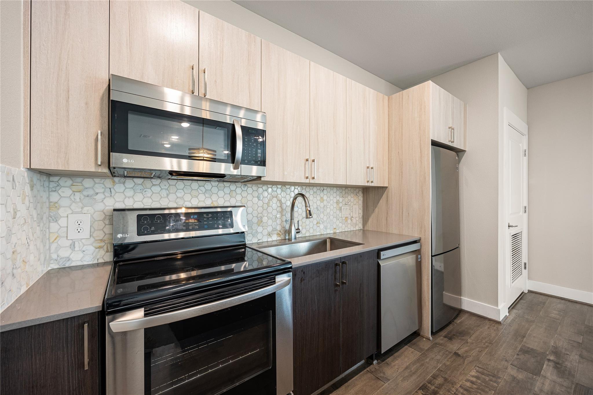 4819 Caroline Street # 103