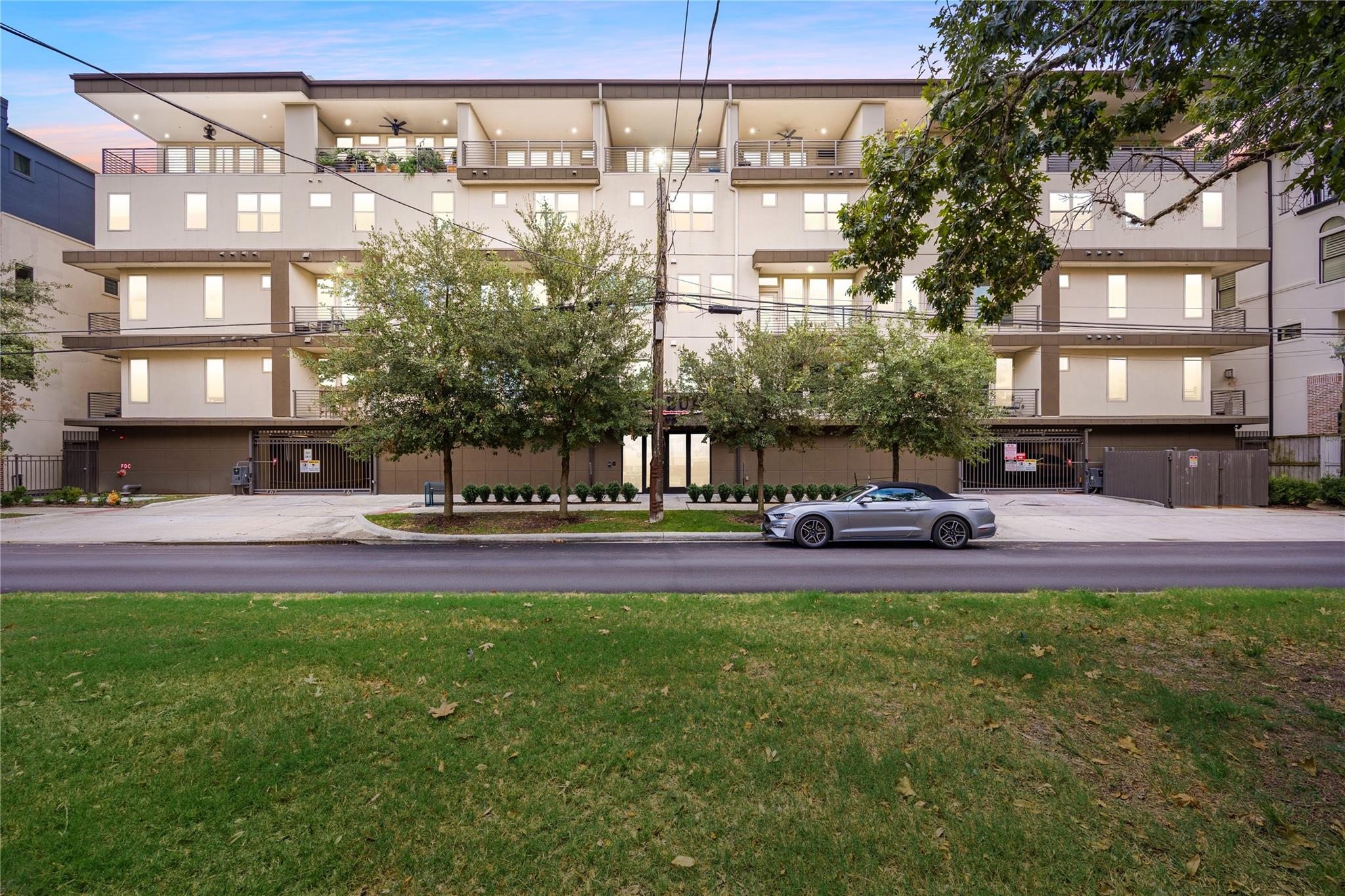 4819 Caroline Street # 103