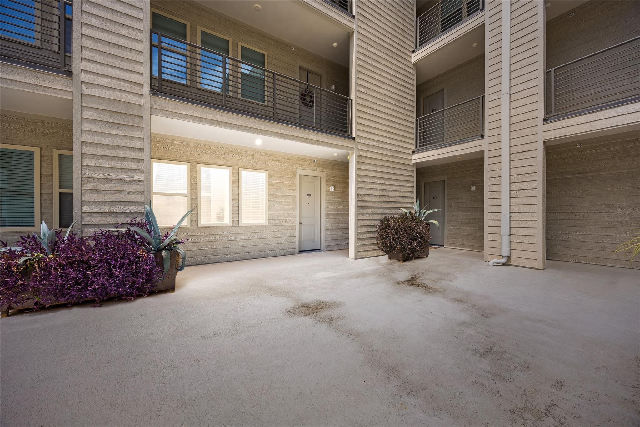 4819 Caroline Street # 103
