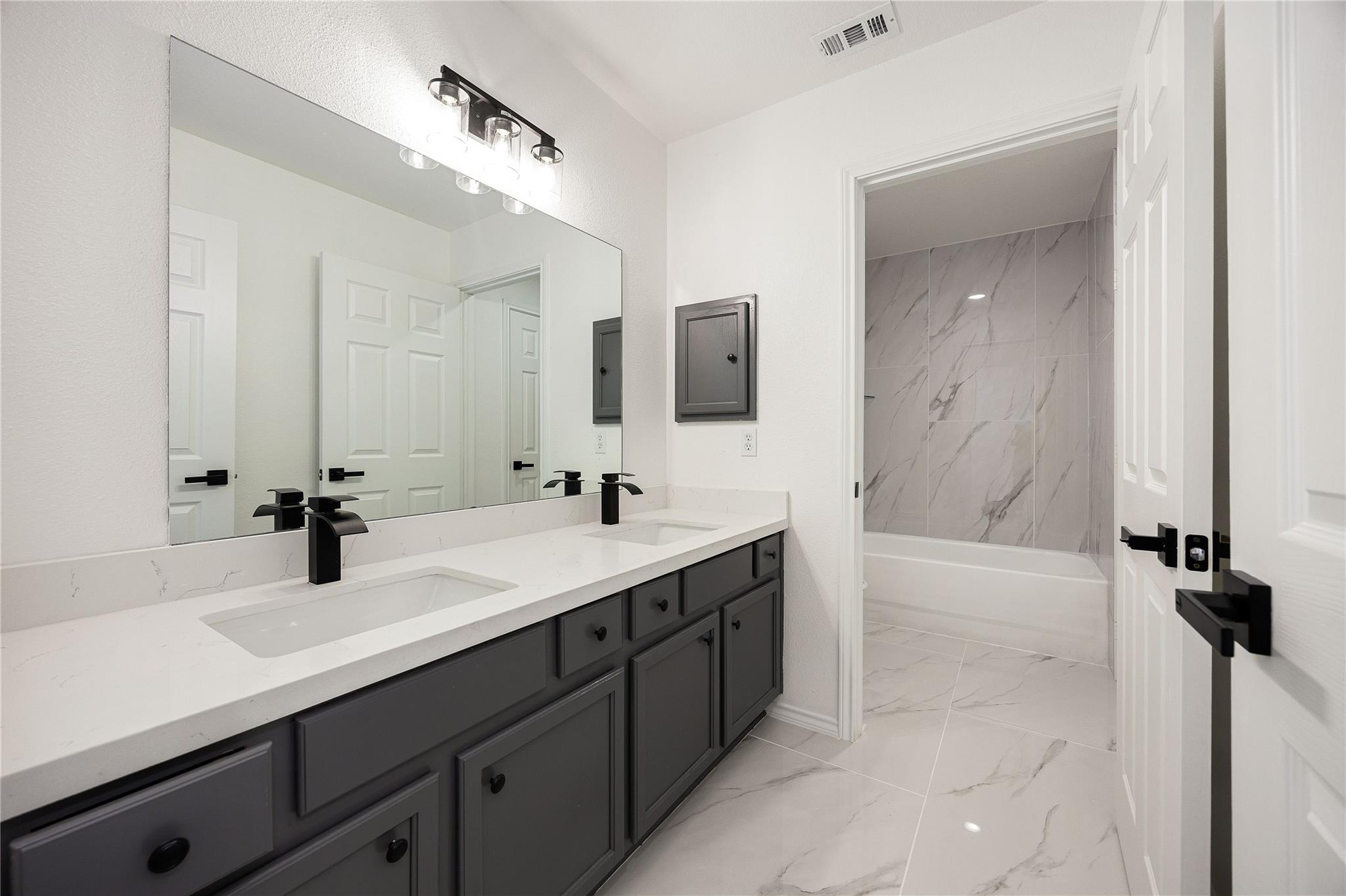 2814 Edgewick Elm Street