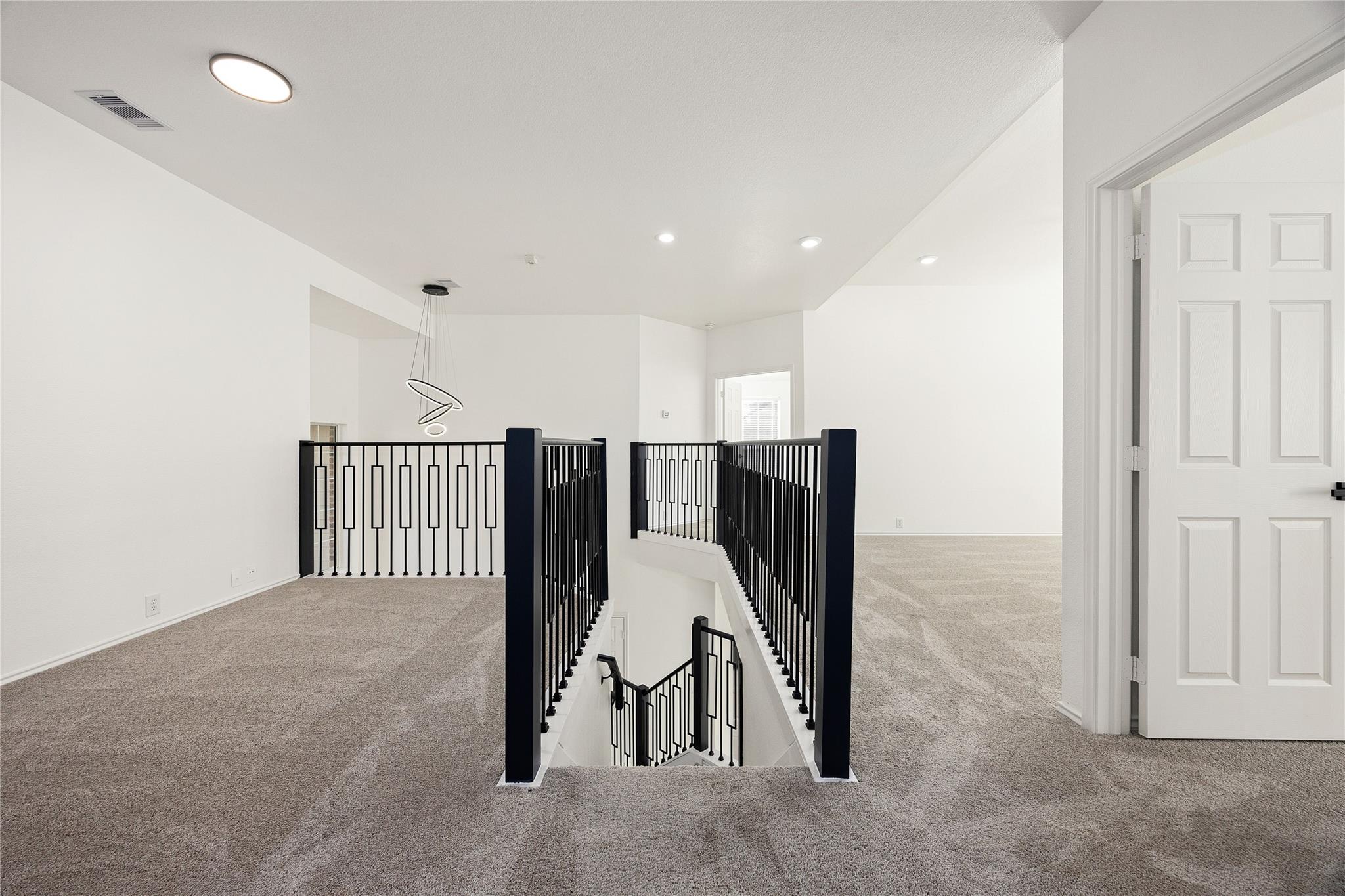 2814 Edgewick Elm Street