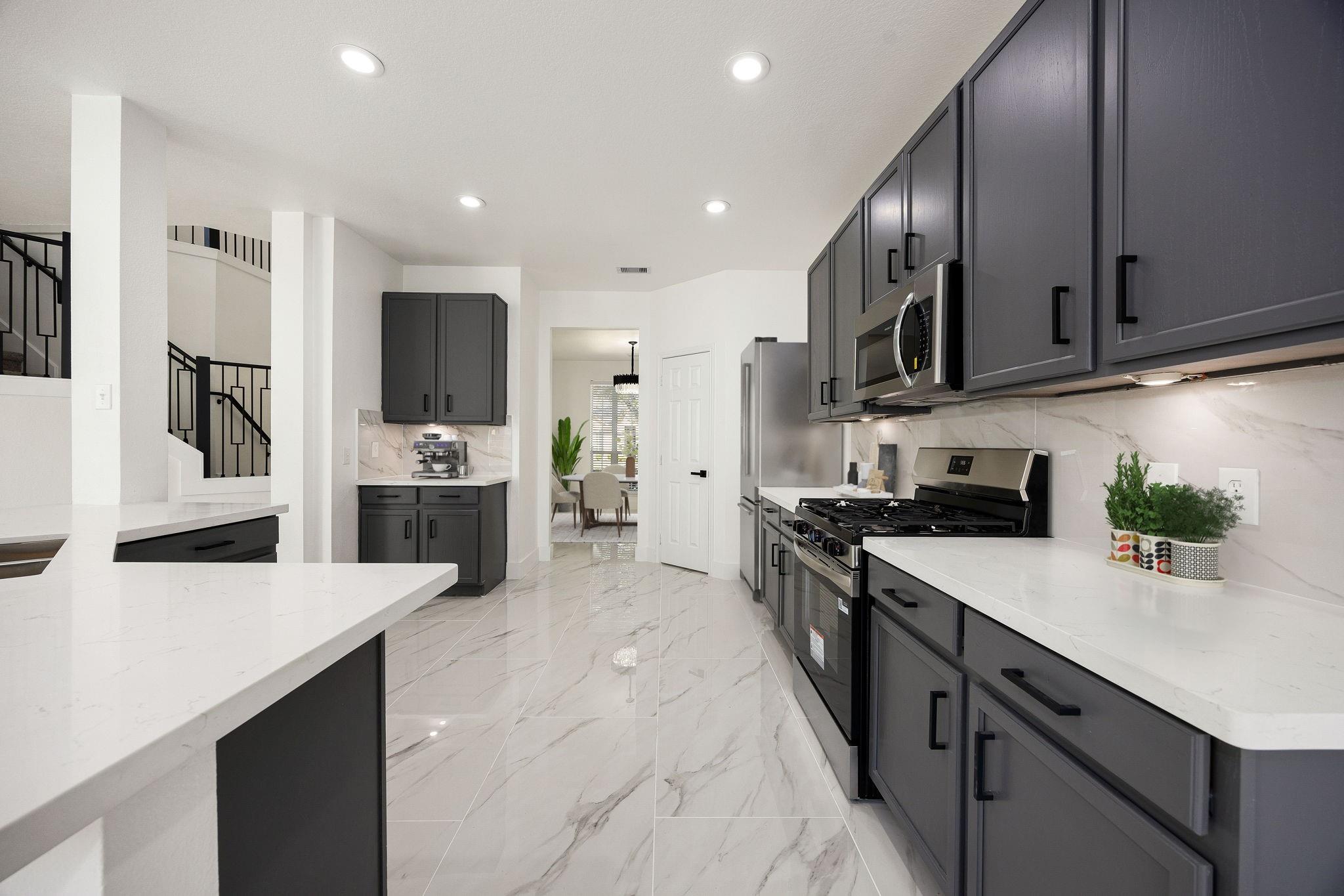 2814 Edgewick Elm Street