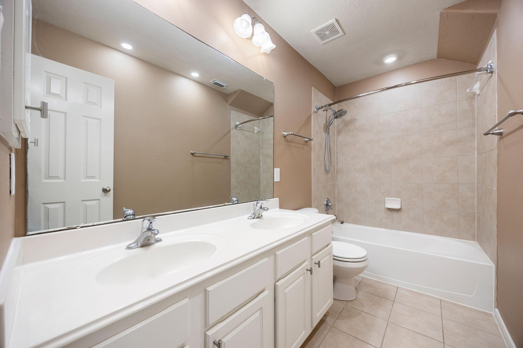 4526 Countrypines Drive