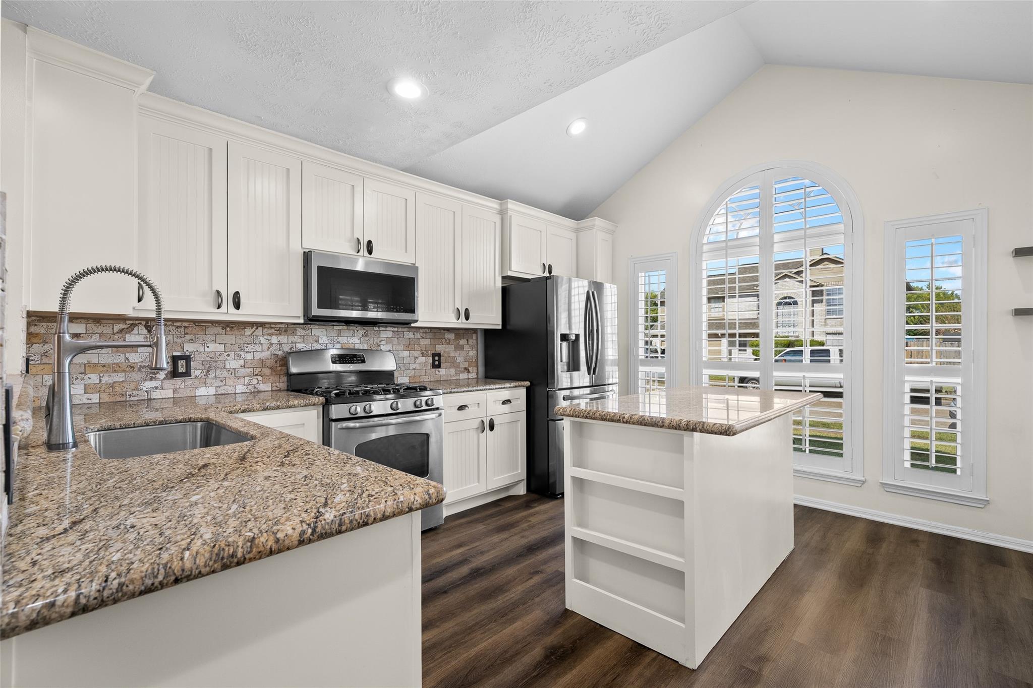 4826 Stone Bridge Street