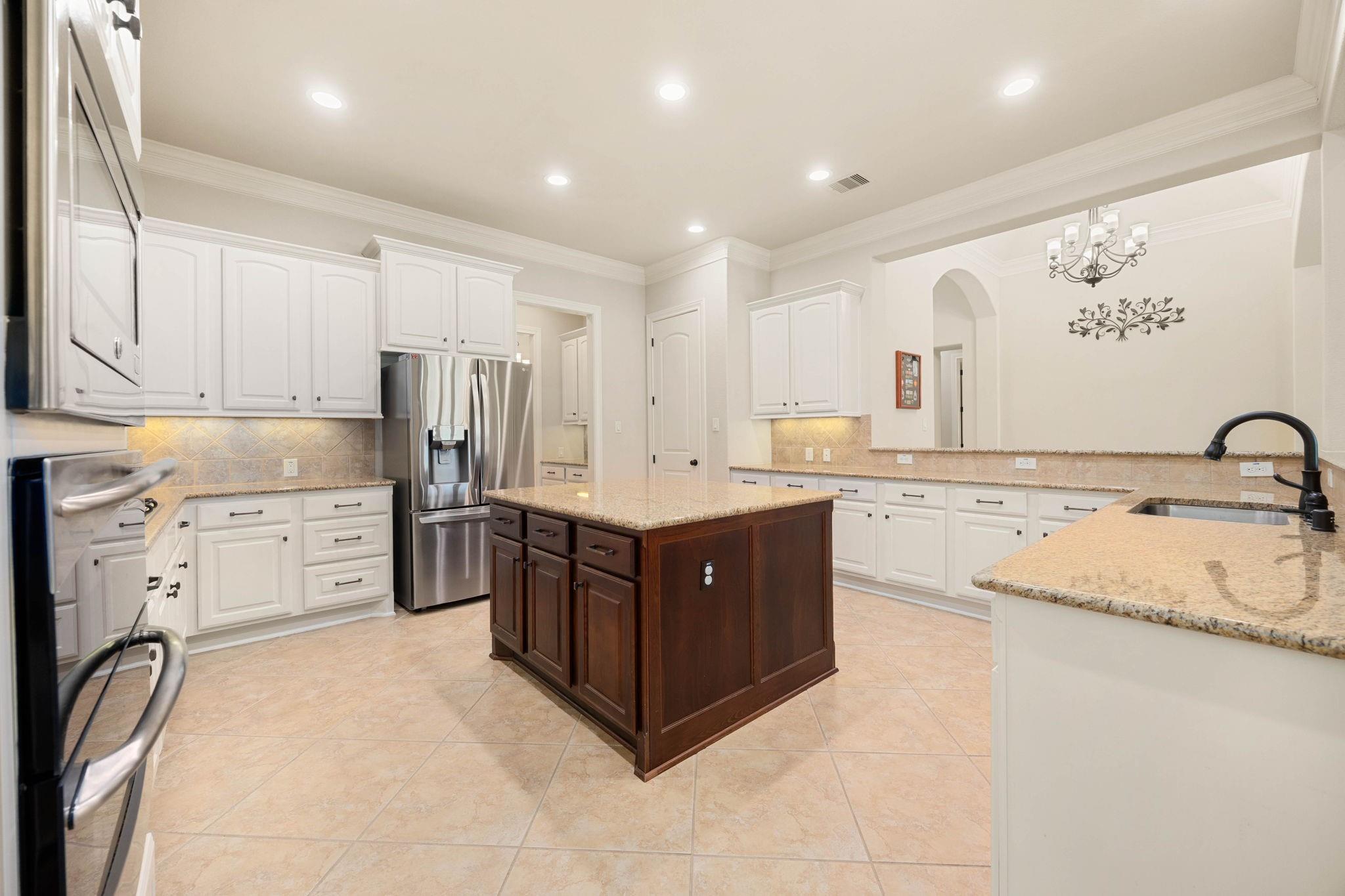 2203 Draycutt Drive