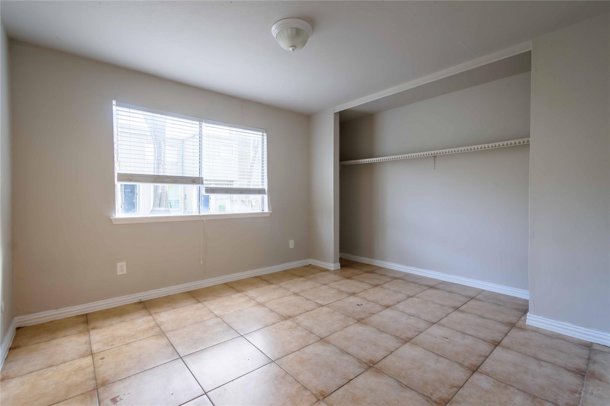 5625 Antoine Drive # 821