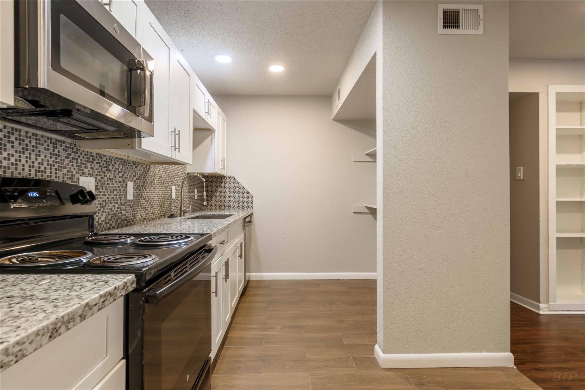 5625 Antoine Drive # 821