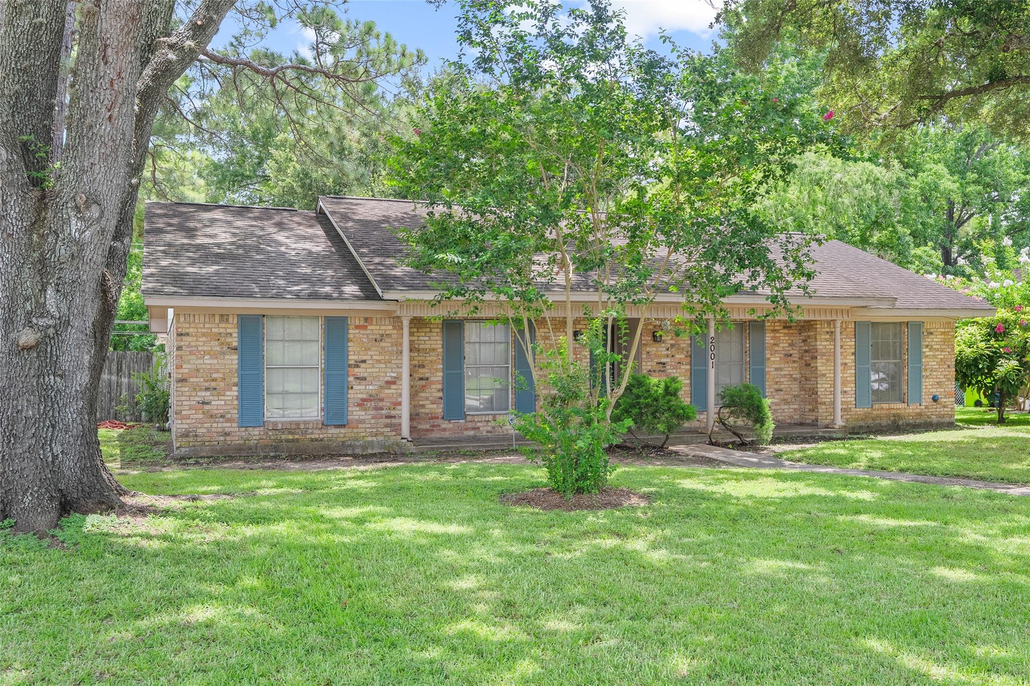 2001 Lamar Drive