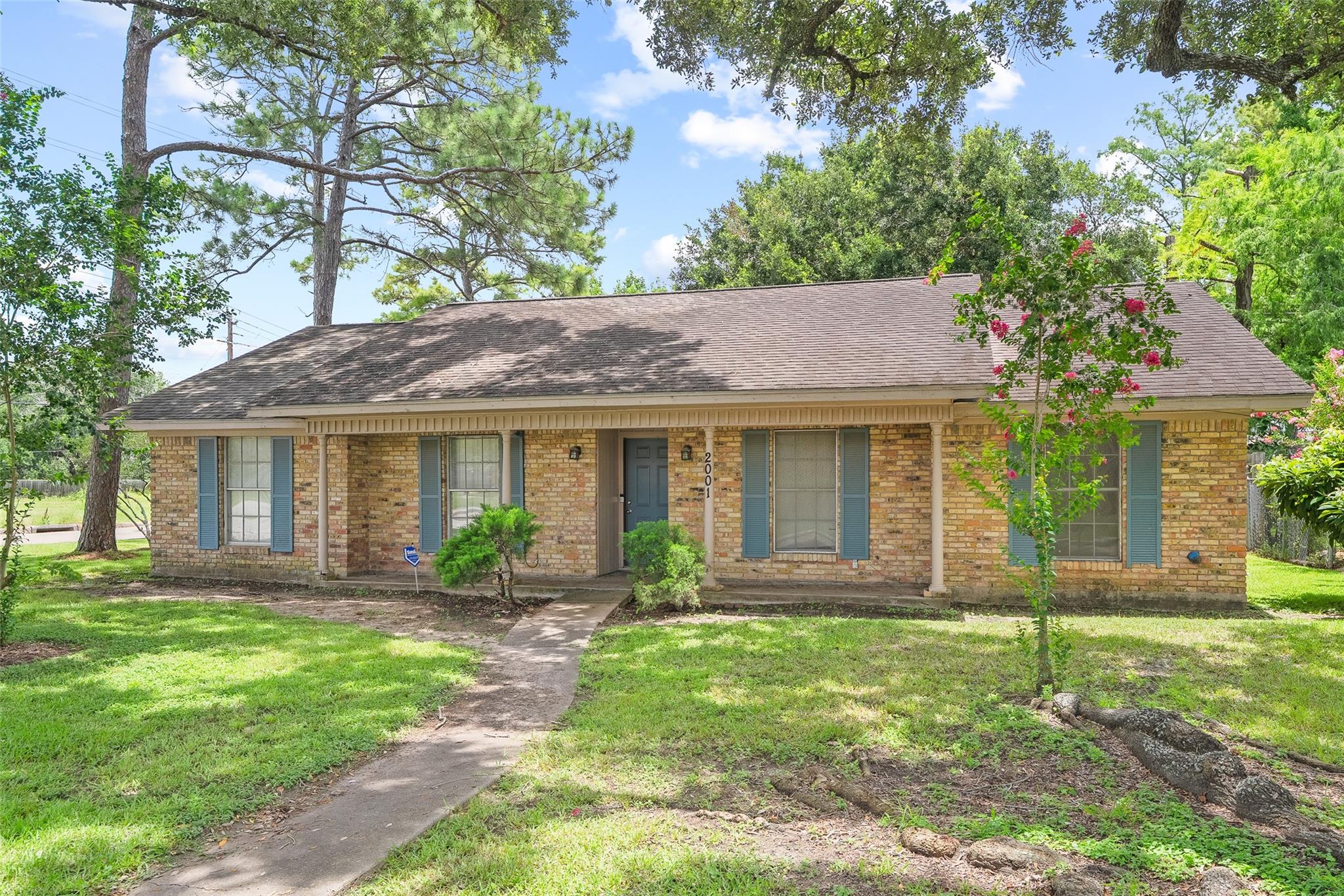 2001 Lamar Drive