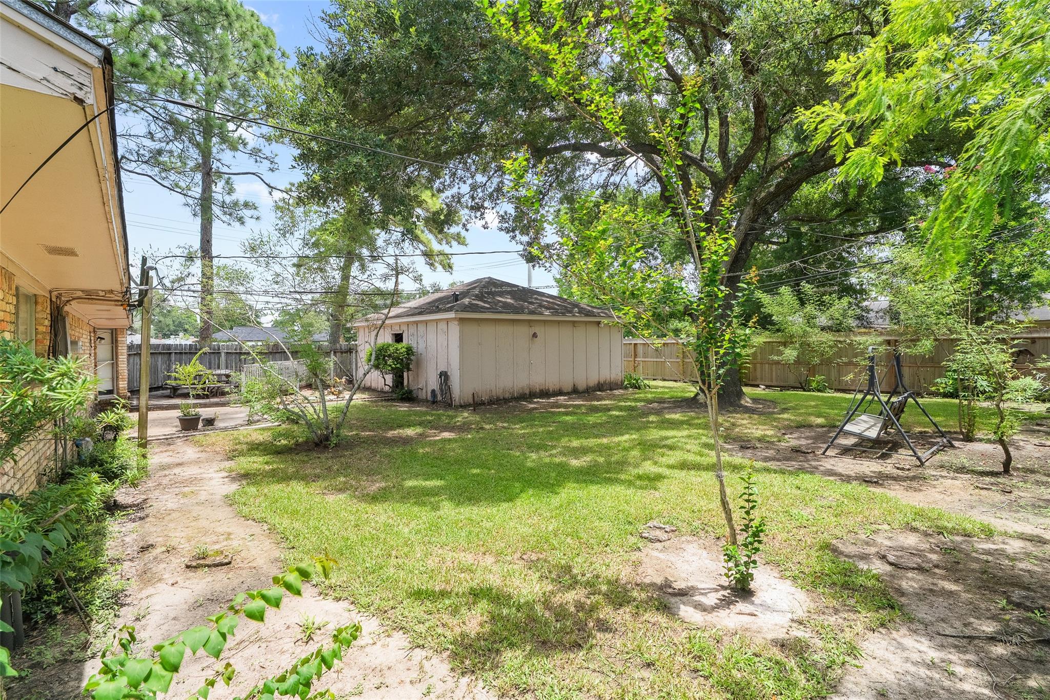 2001 Lamar Drive