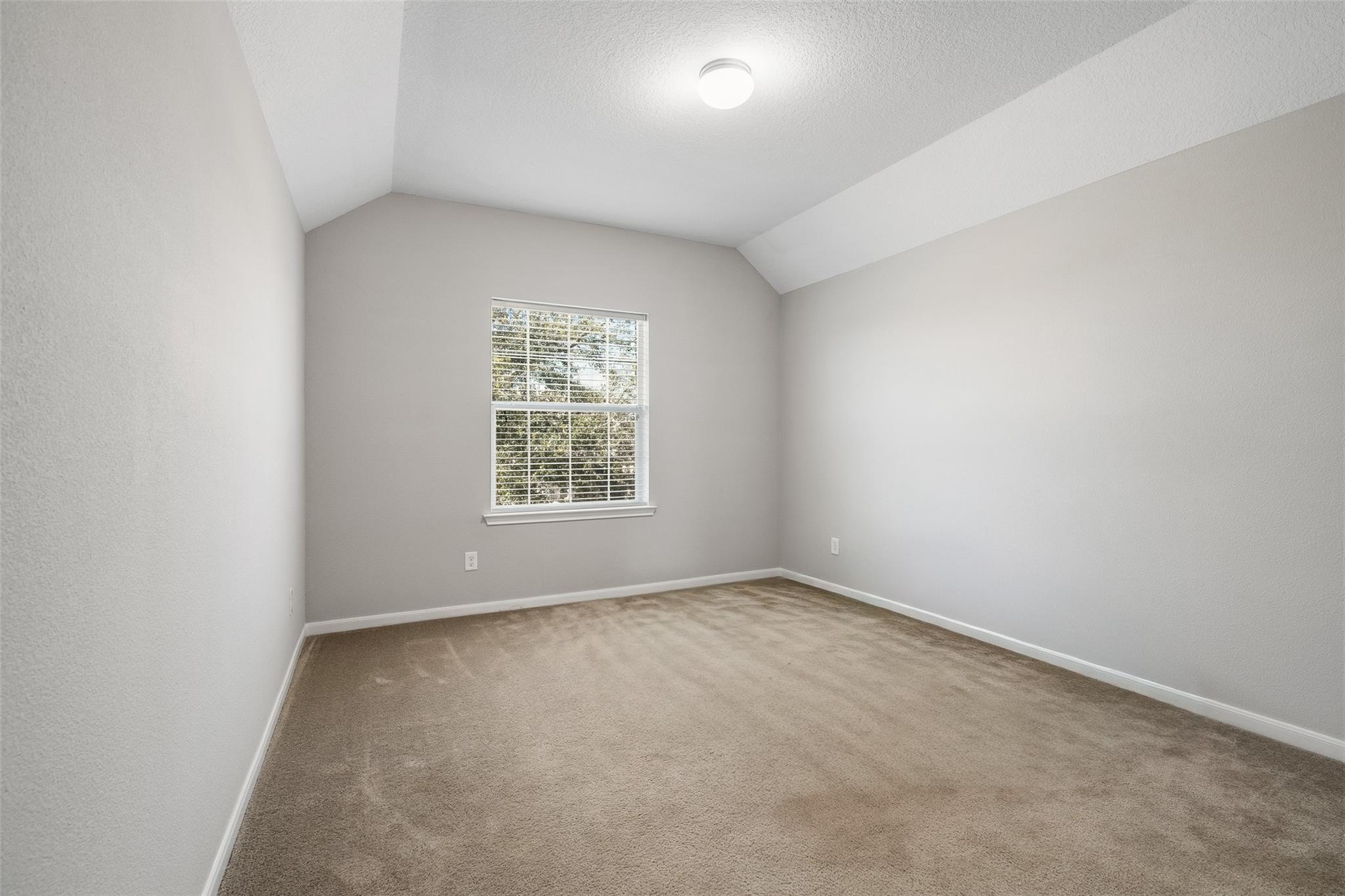 8530 E Highlands Crossing