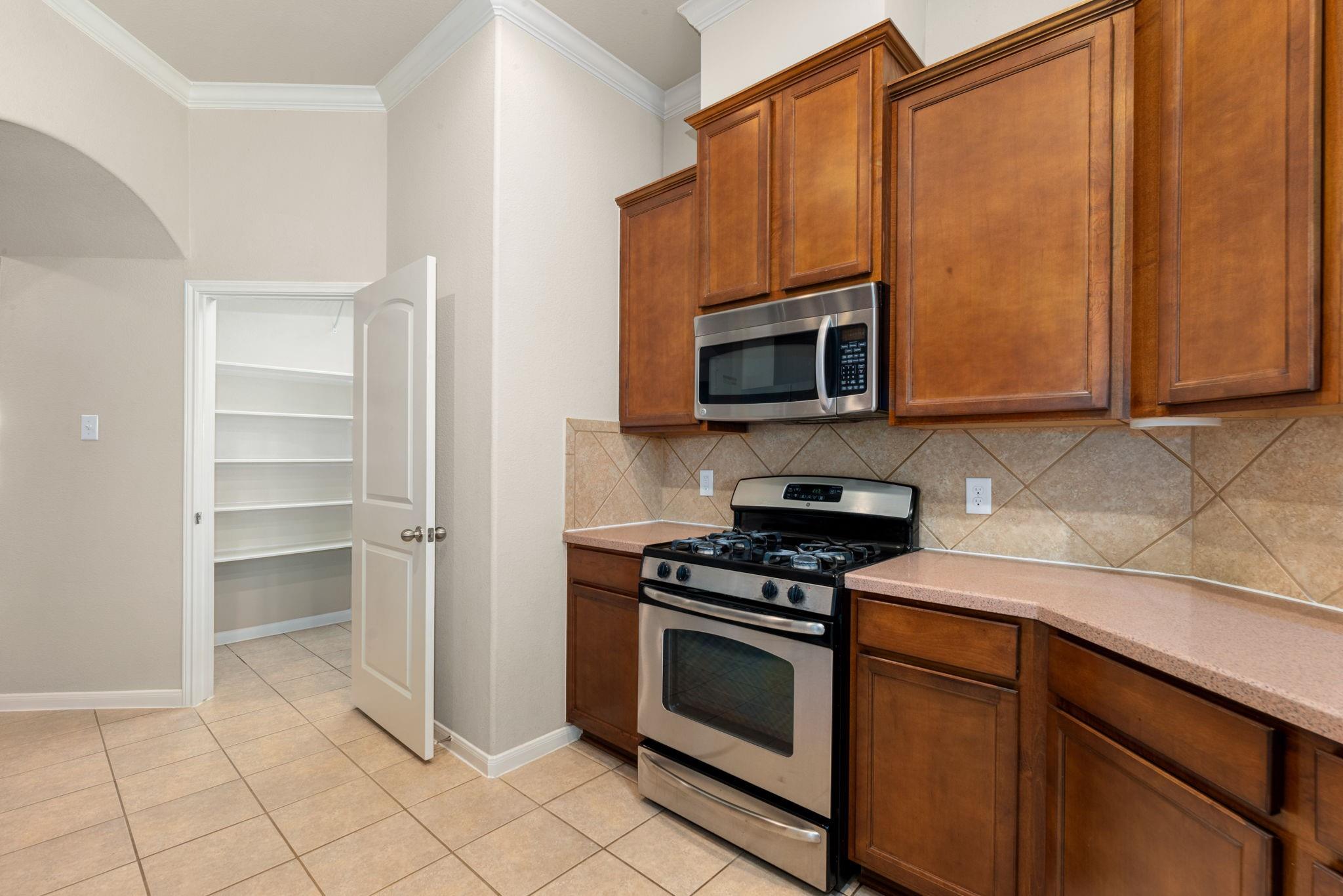 2911 Empire Oaks Lane