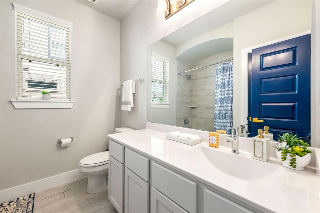 3323 Majestic Pine Lane