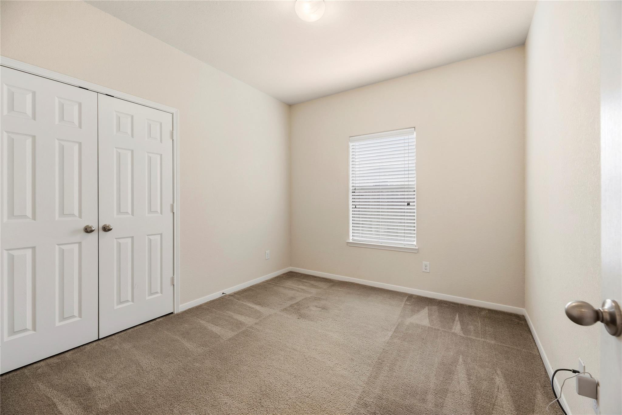 23827 S Newport Bend