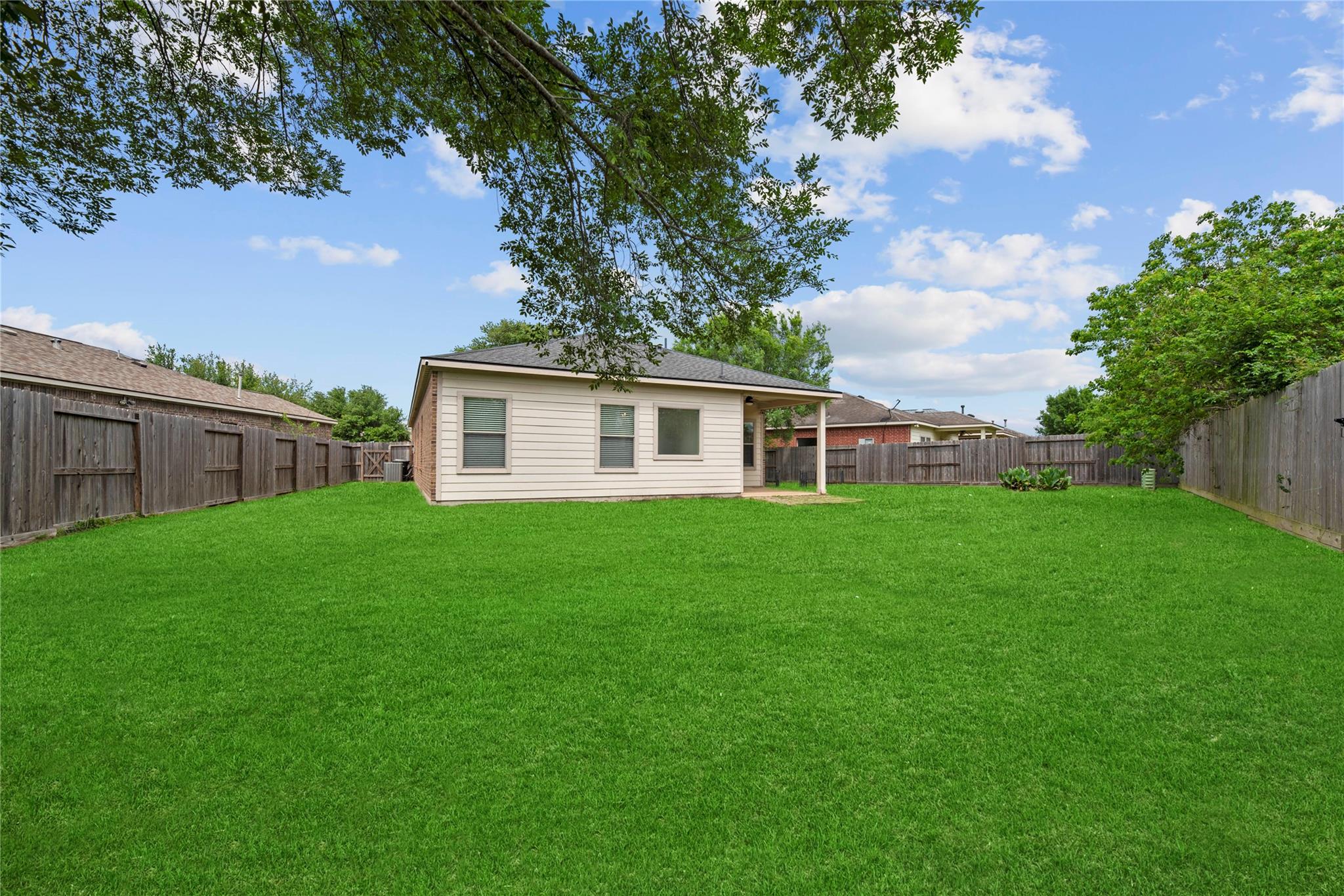23827 S Newport Bend