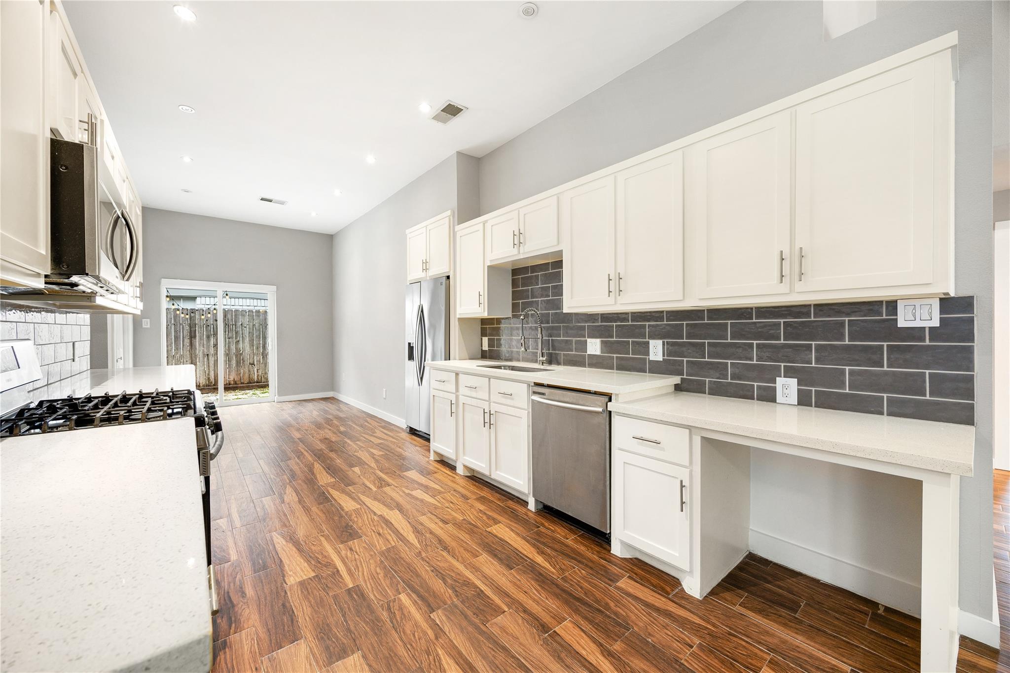 5122 Prairie Creek Drive