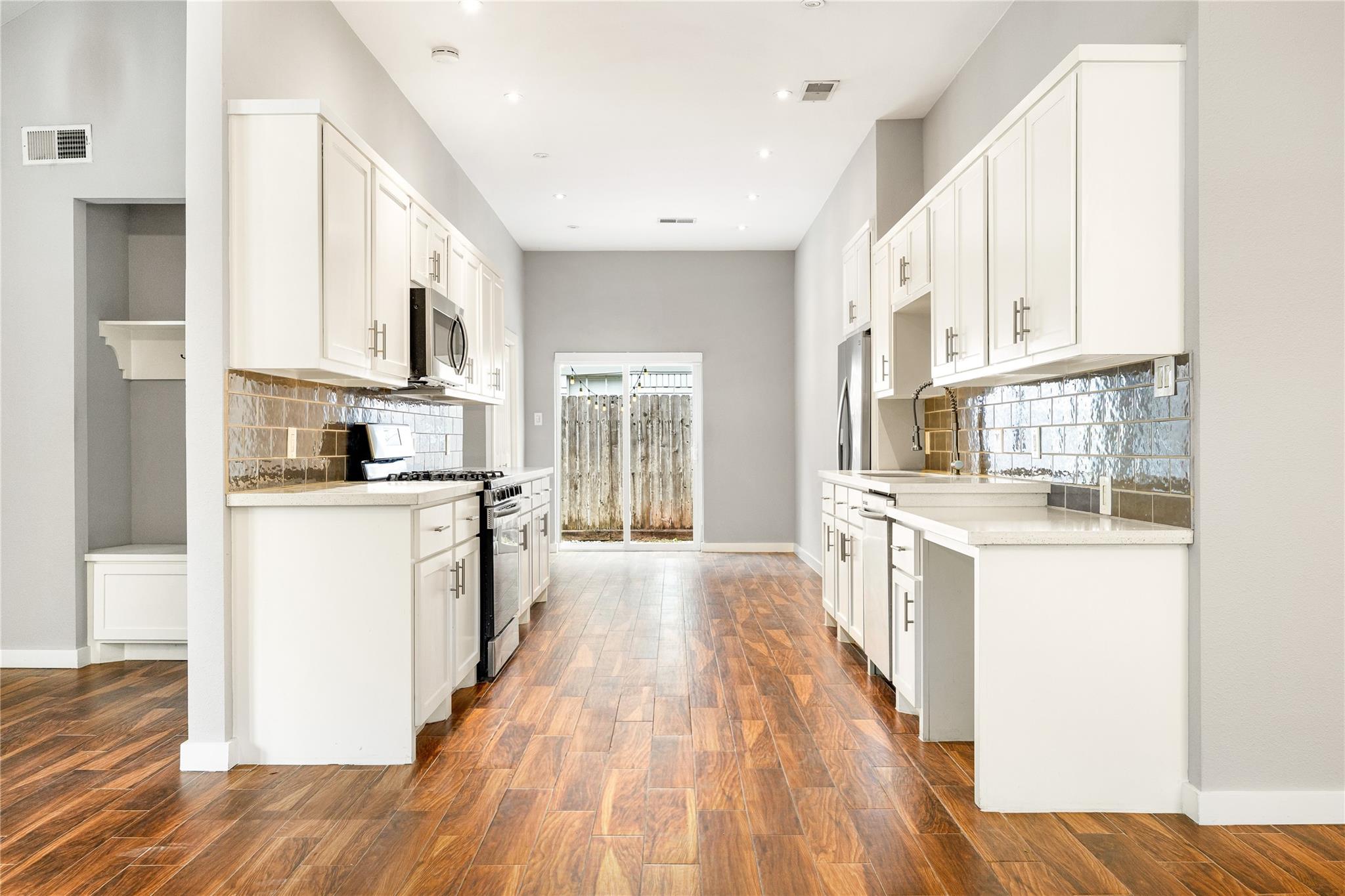 5122 Prairie Creek Drive