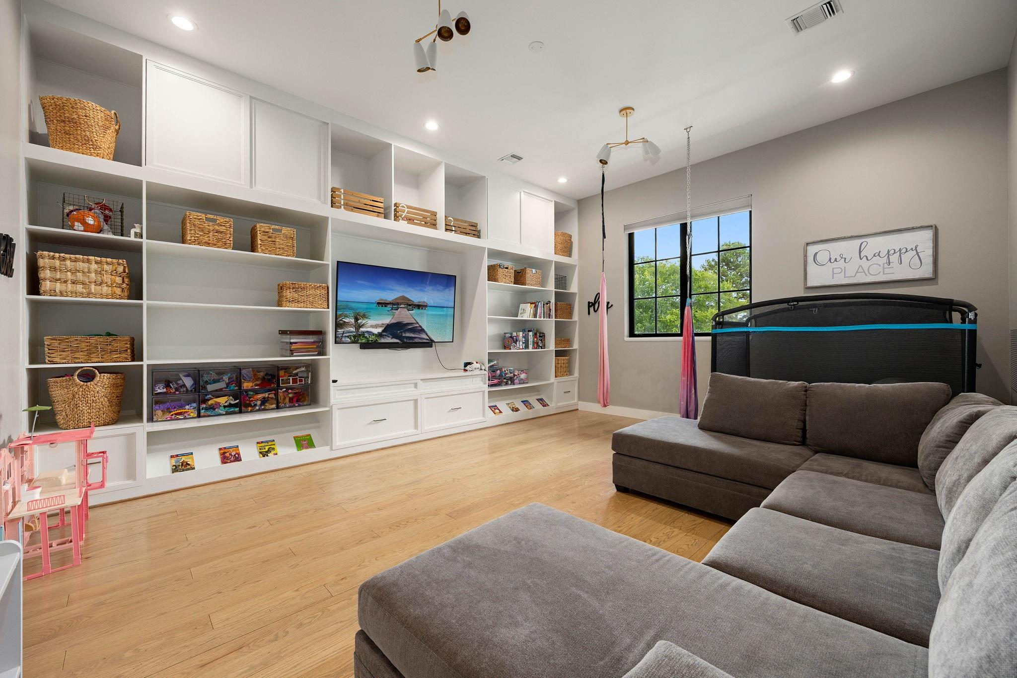 6571 Manorwood Drive