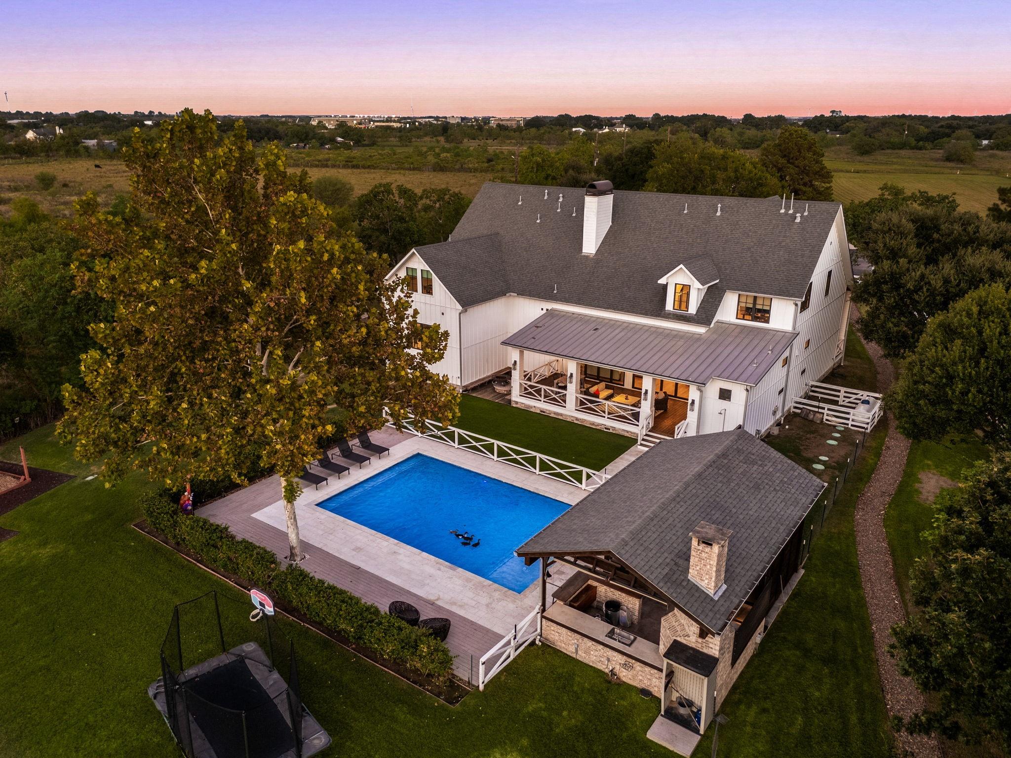 6571 Manorwood Drive