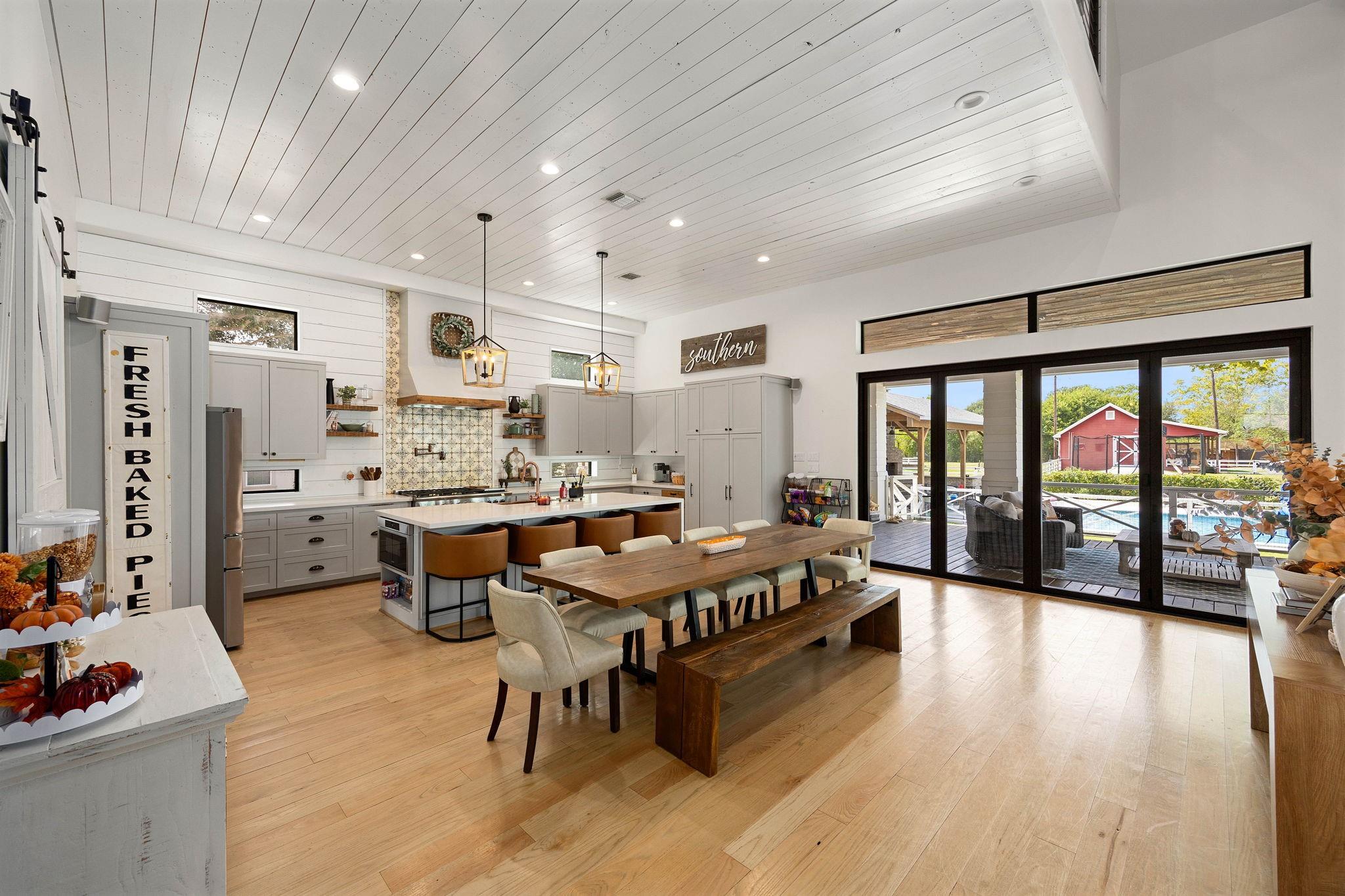 6571 Manorwood Drive
