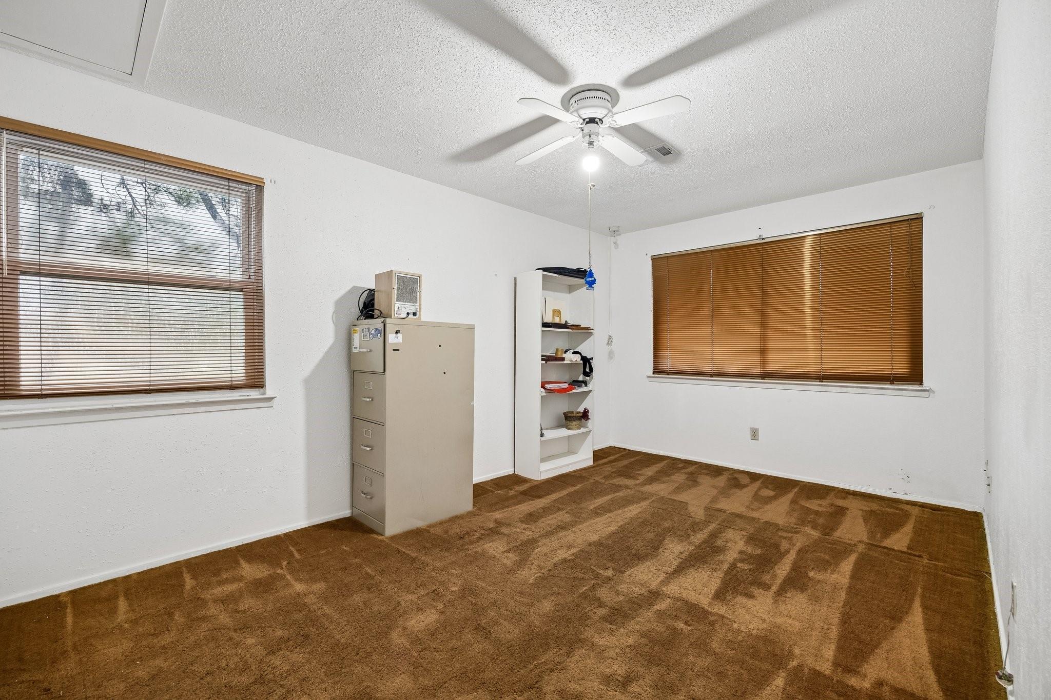 9815 Walnut Glen Drive