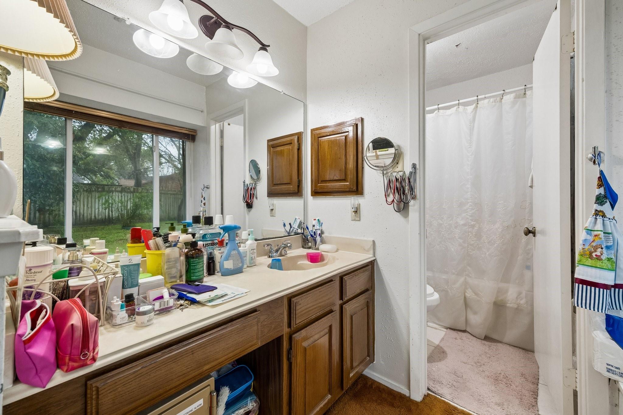 9815 Walnut Glen Drive