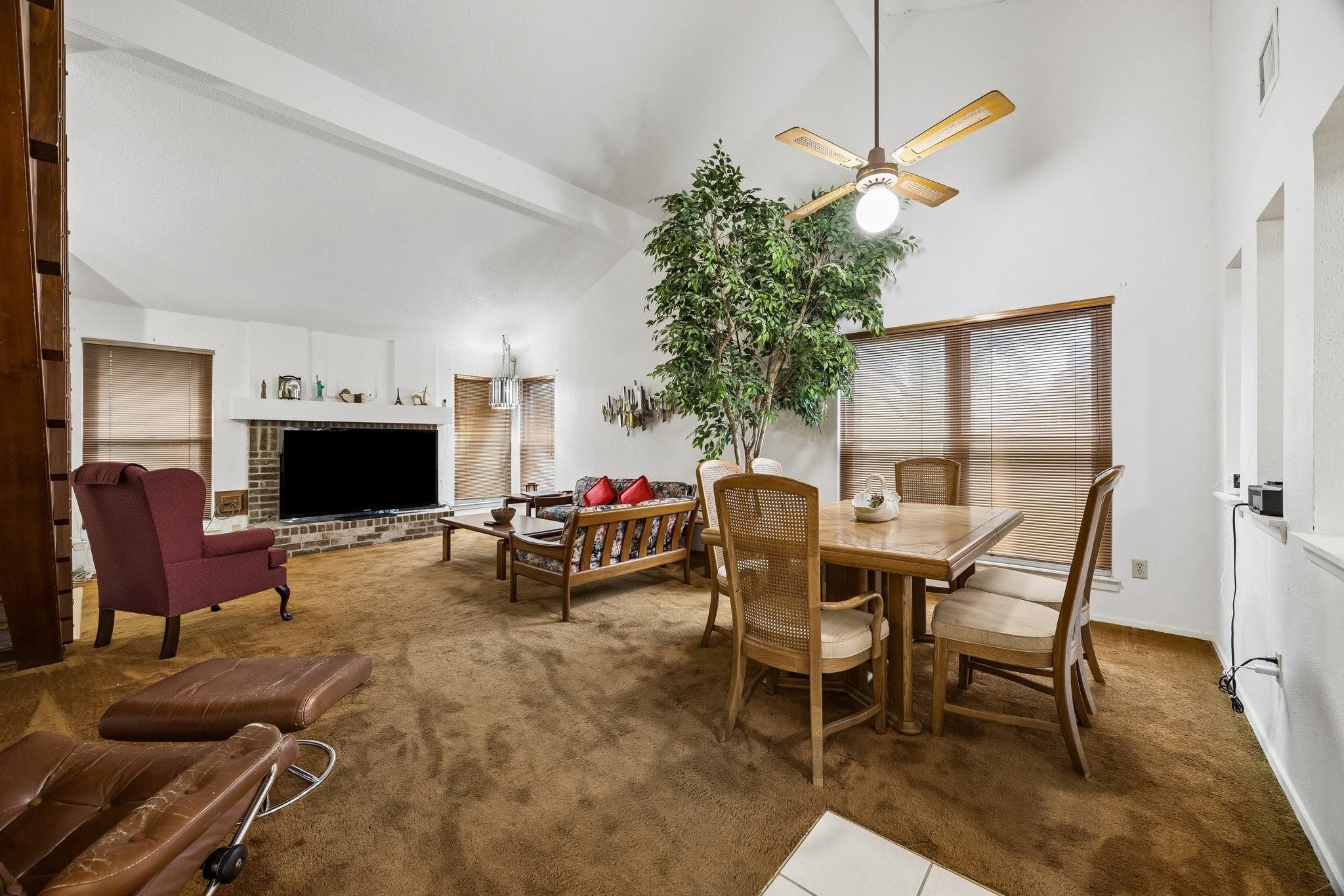 9815 Walnut Glen Drive