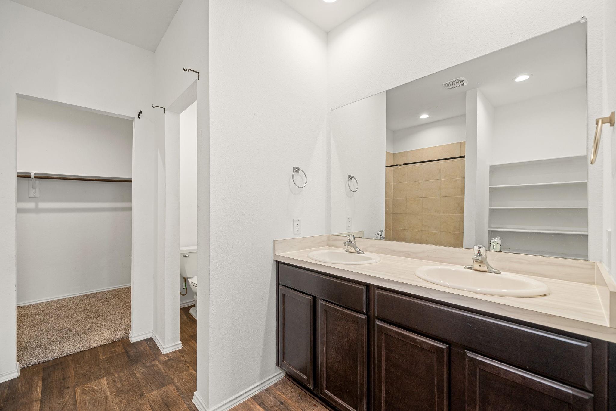 5122 Moonlit Garden Lane