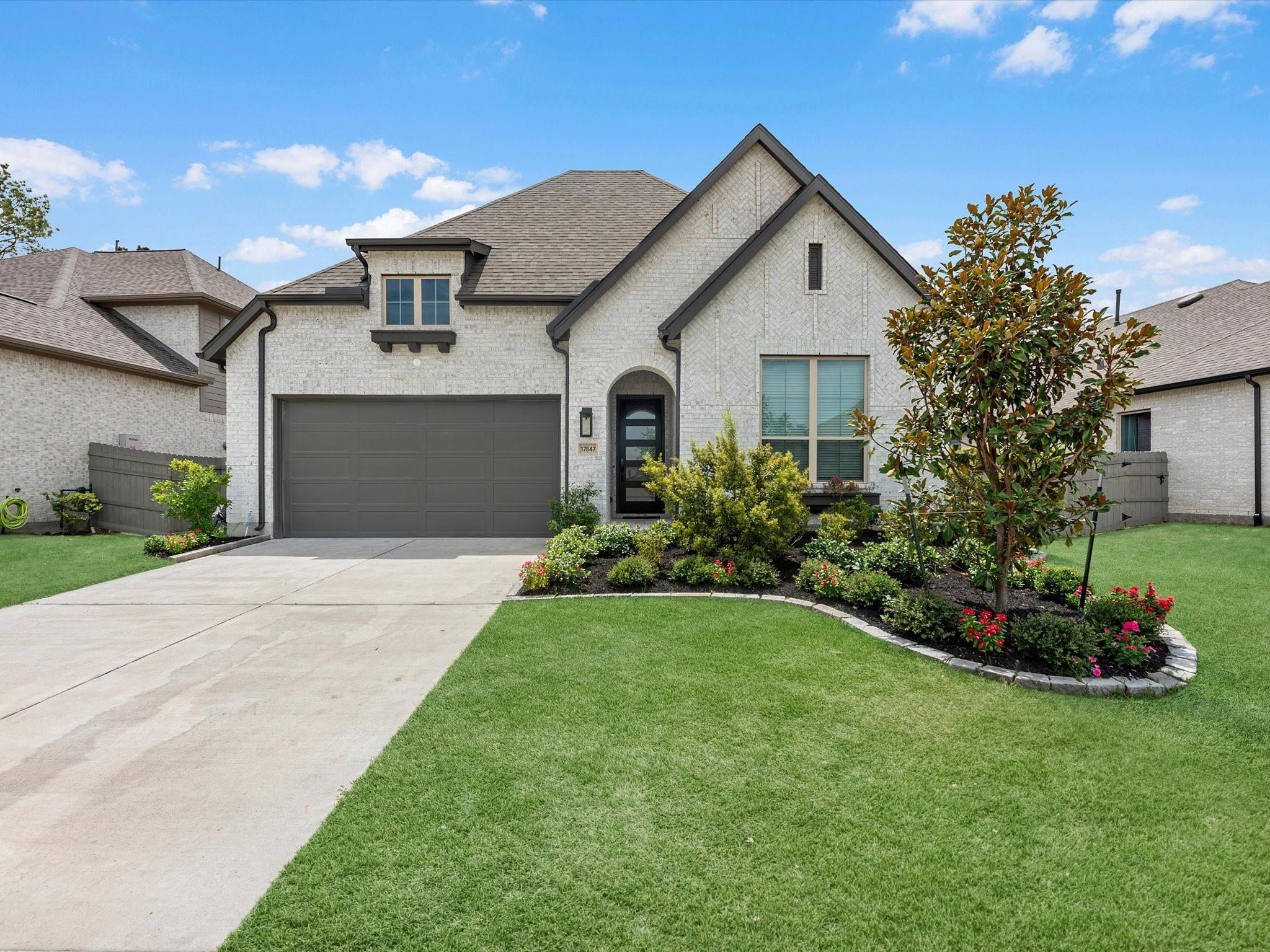 17847 Rojo Rocks Road