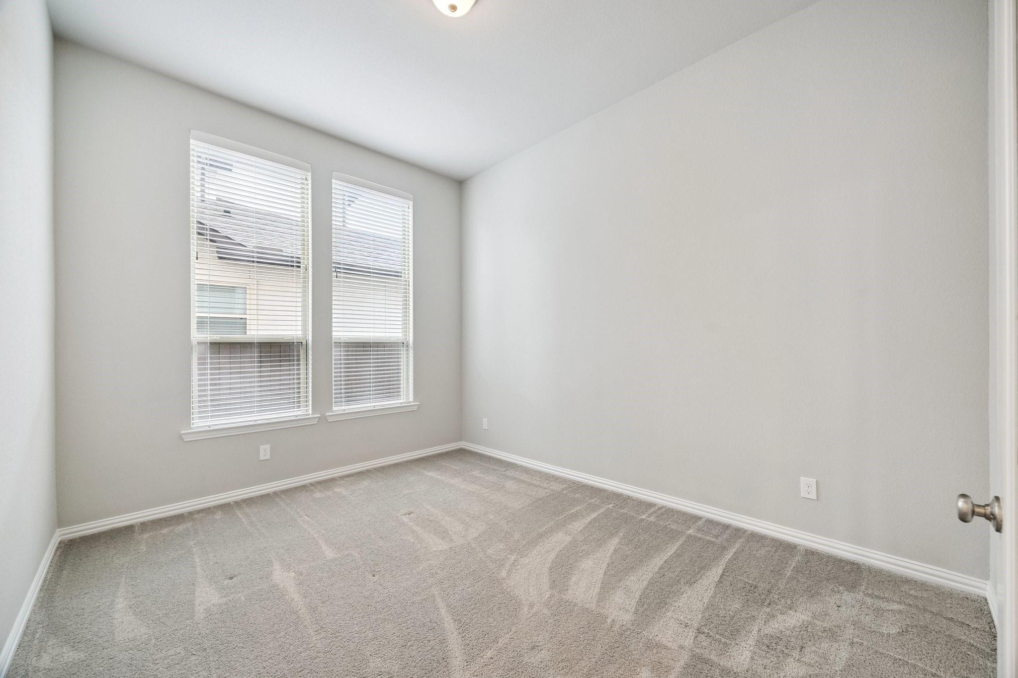 1415 Layla Sage Loop