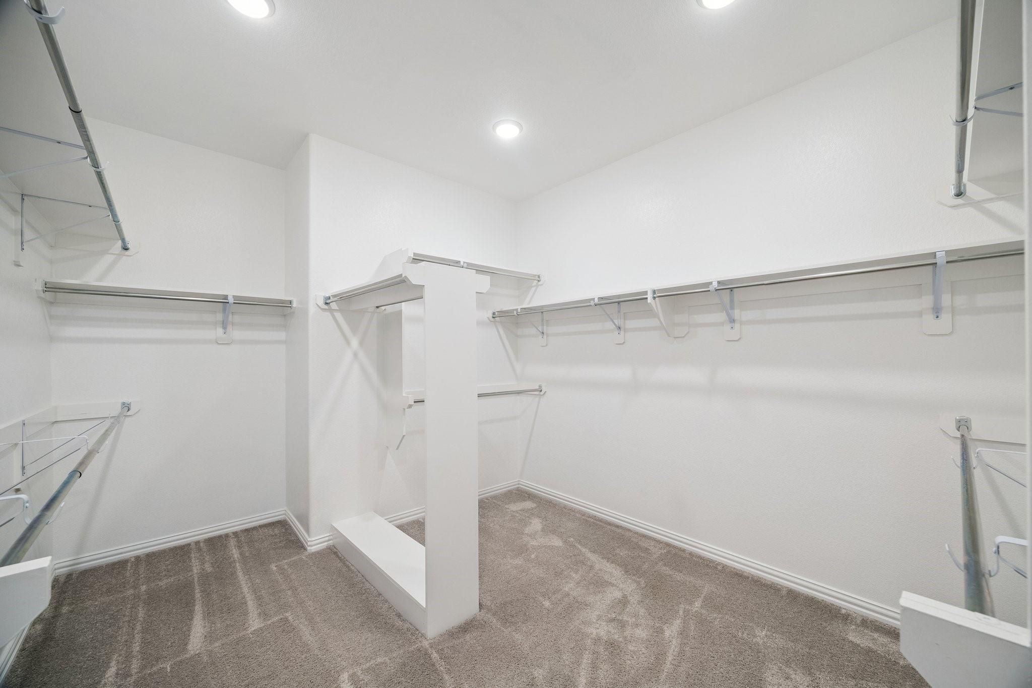 1415 Layla Sage Loop