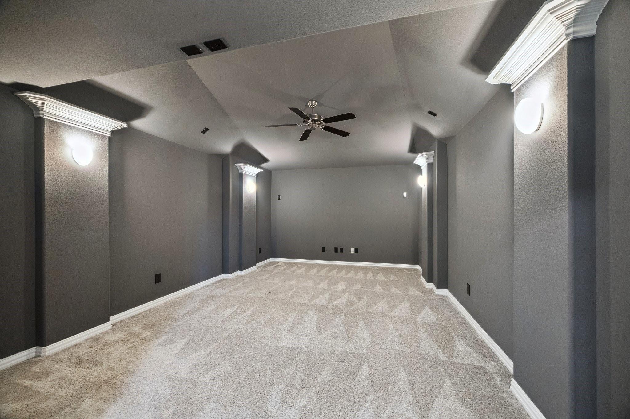 1415 Layla Sage Loop