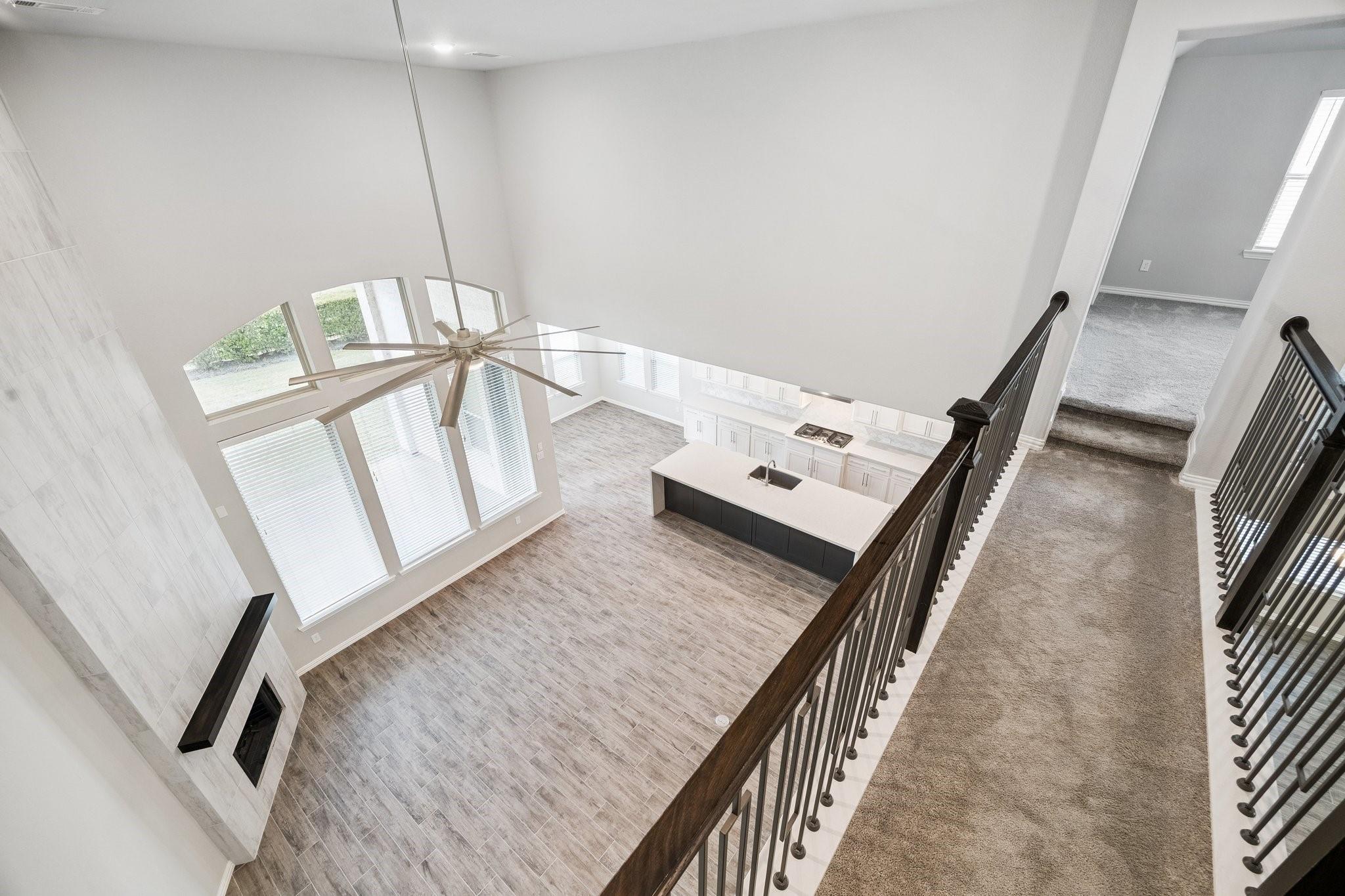 1415 Layla Sage Loop