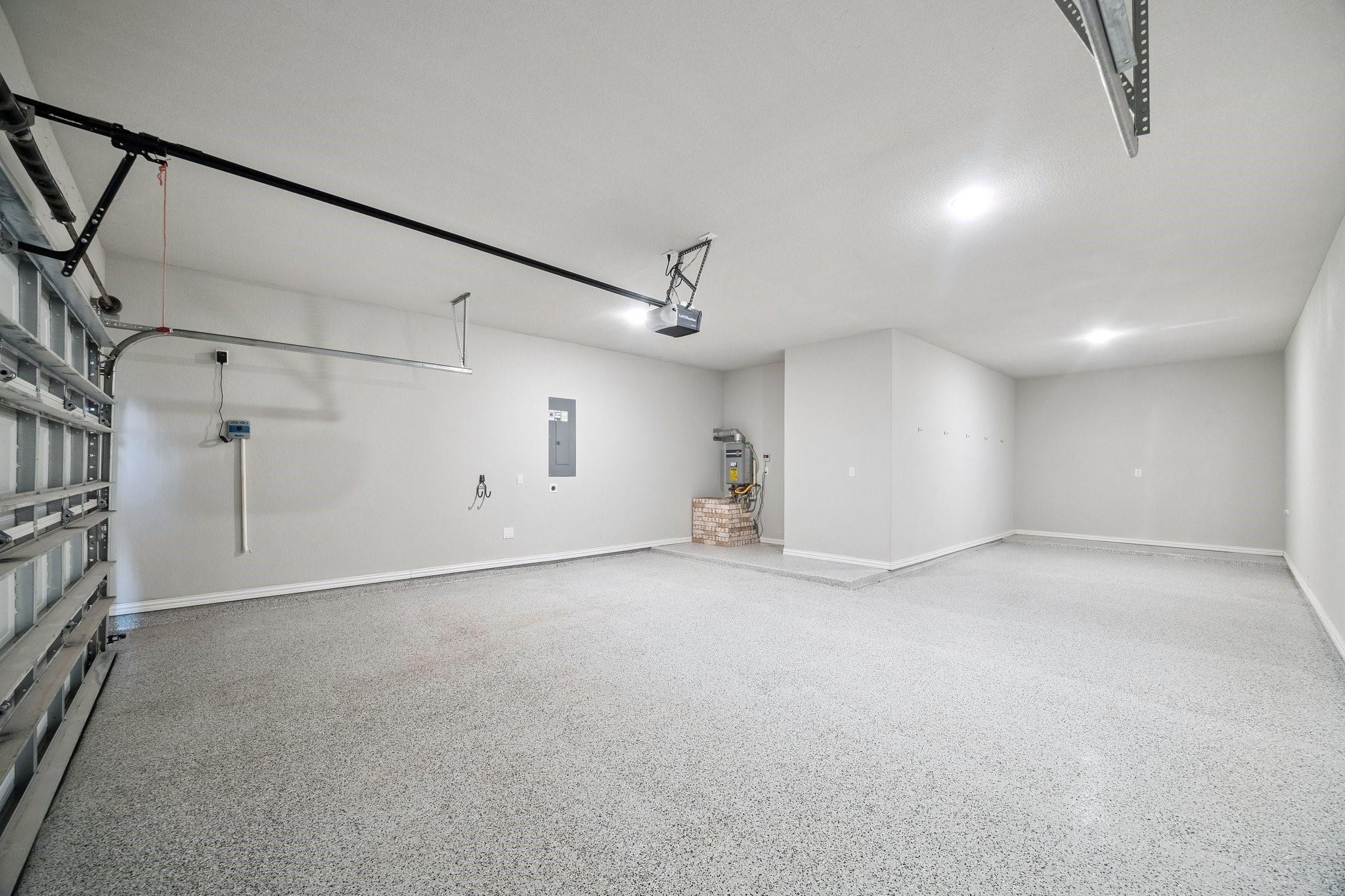 1415 Layla Sage Loop