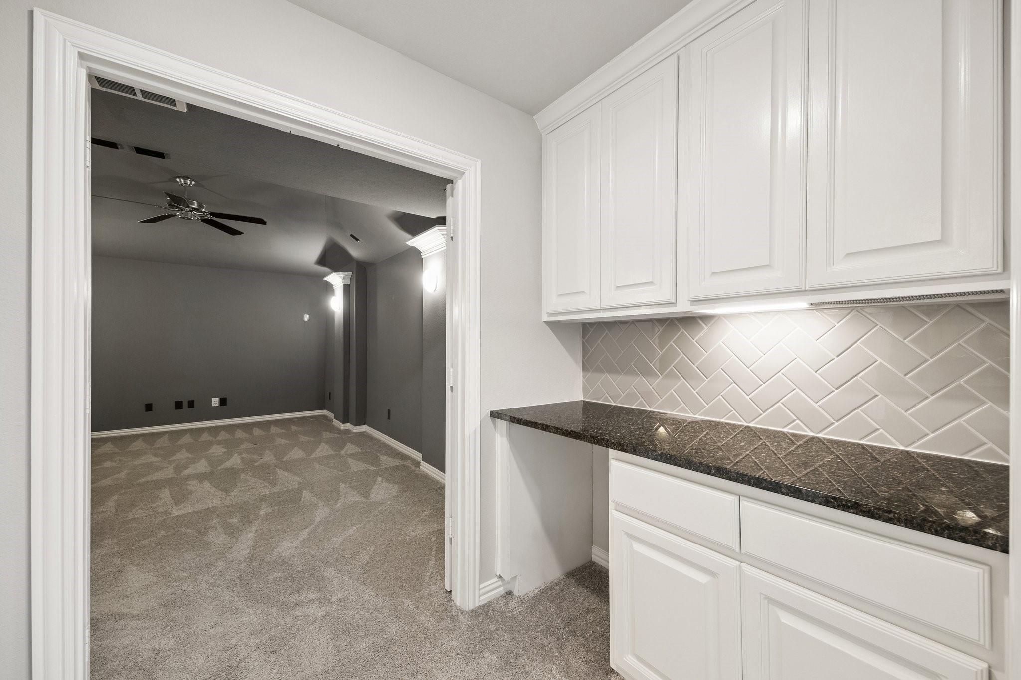 1415 Layla Sage Loop