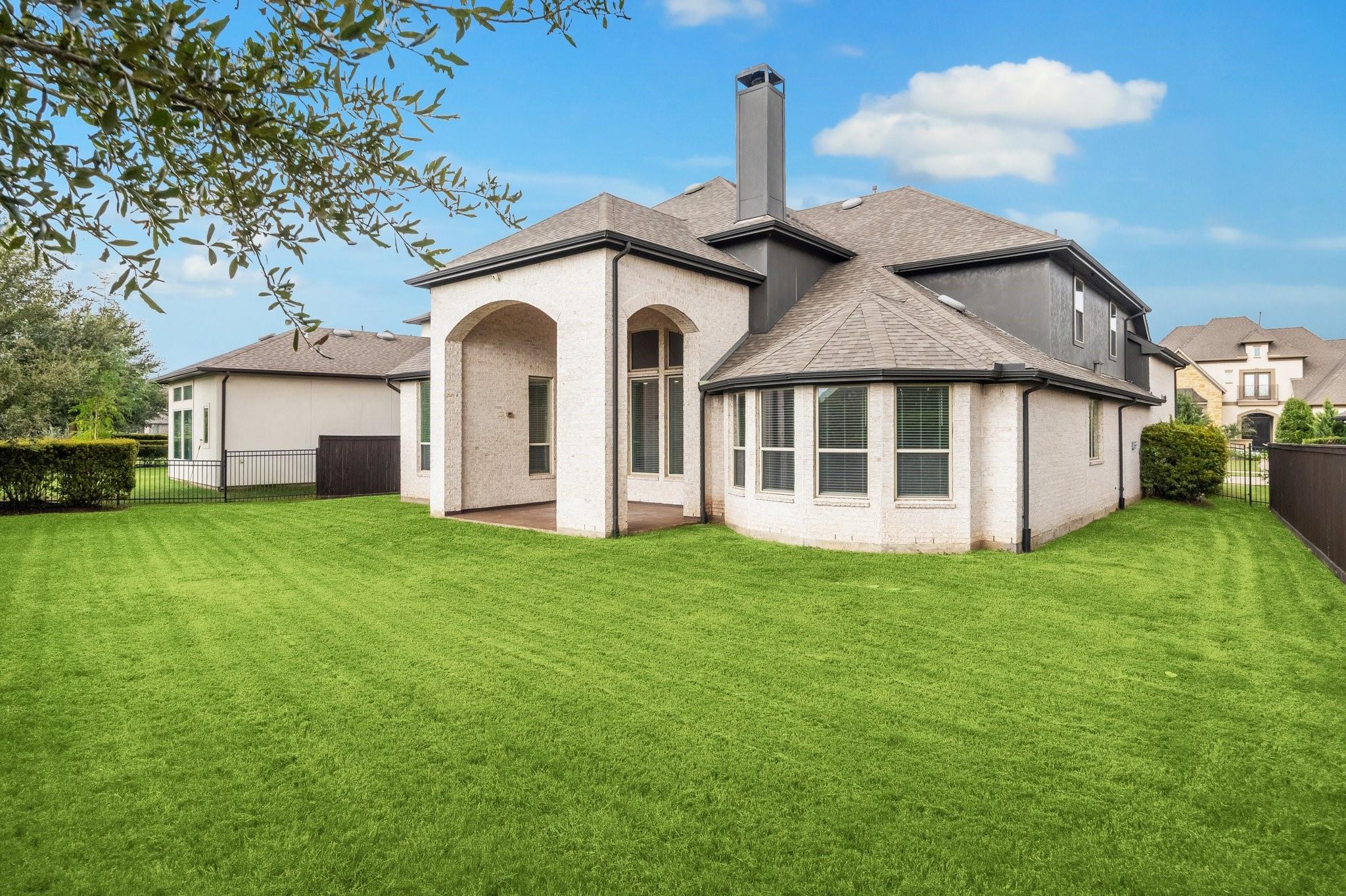 1415 Layla Sage Loop