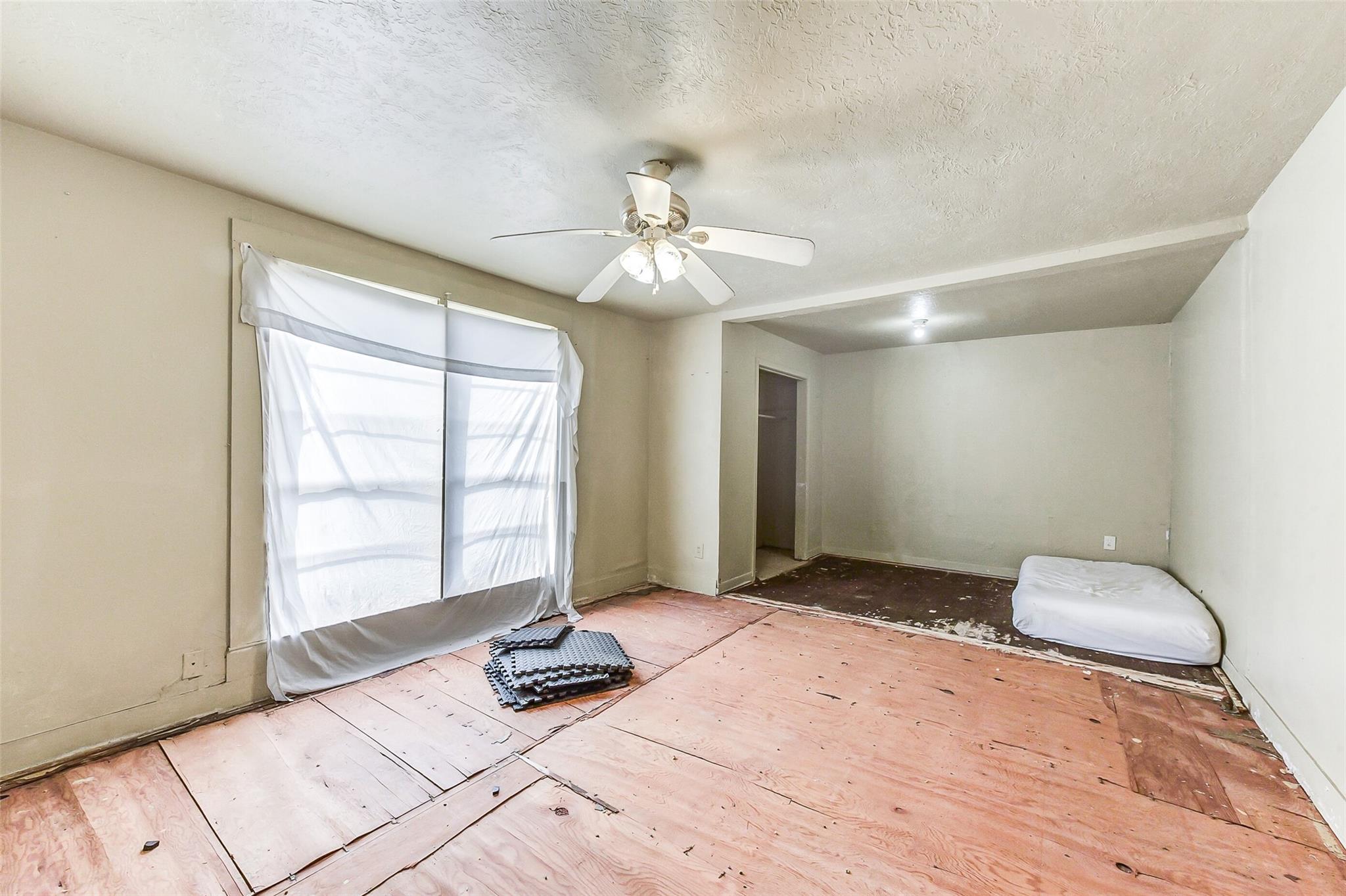 761 Longhorn Drive E