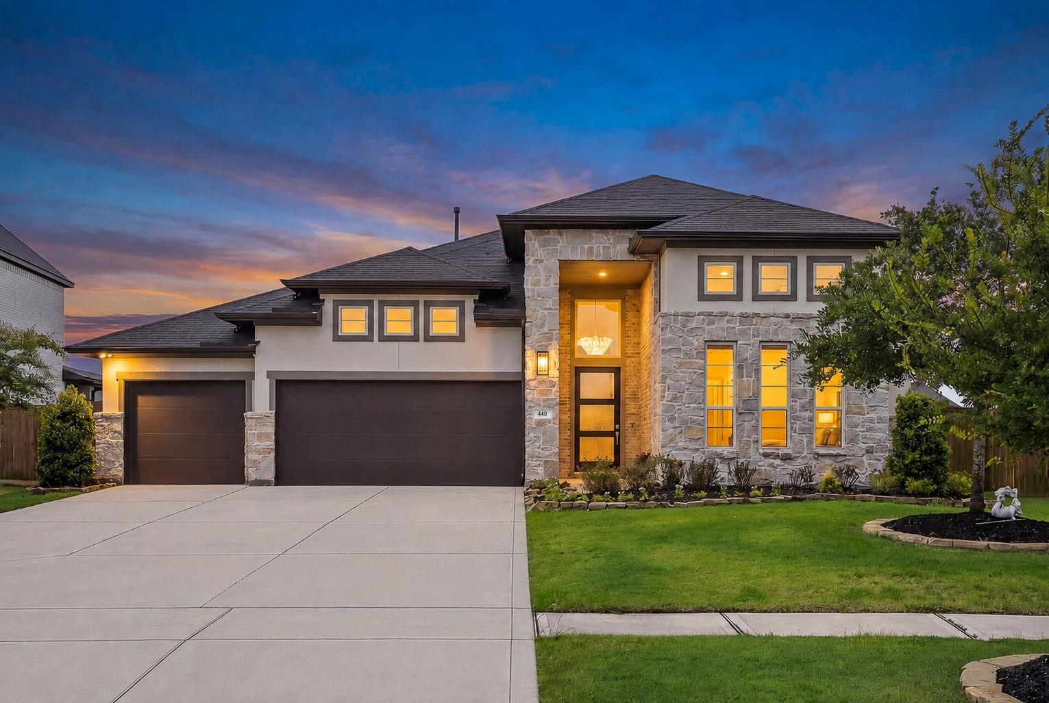 440 Stratus View Court